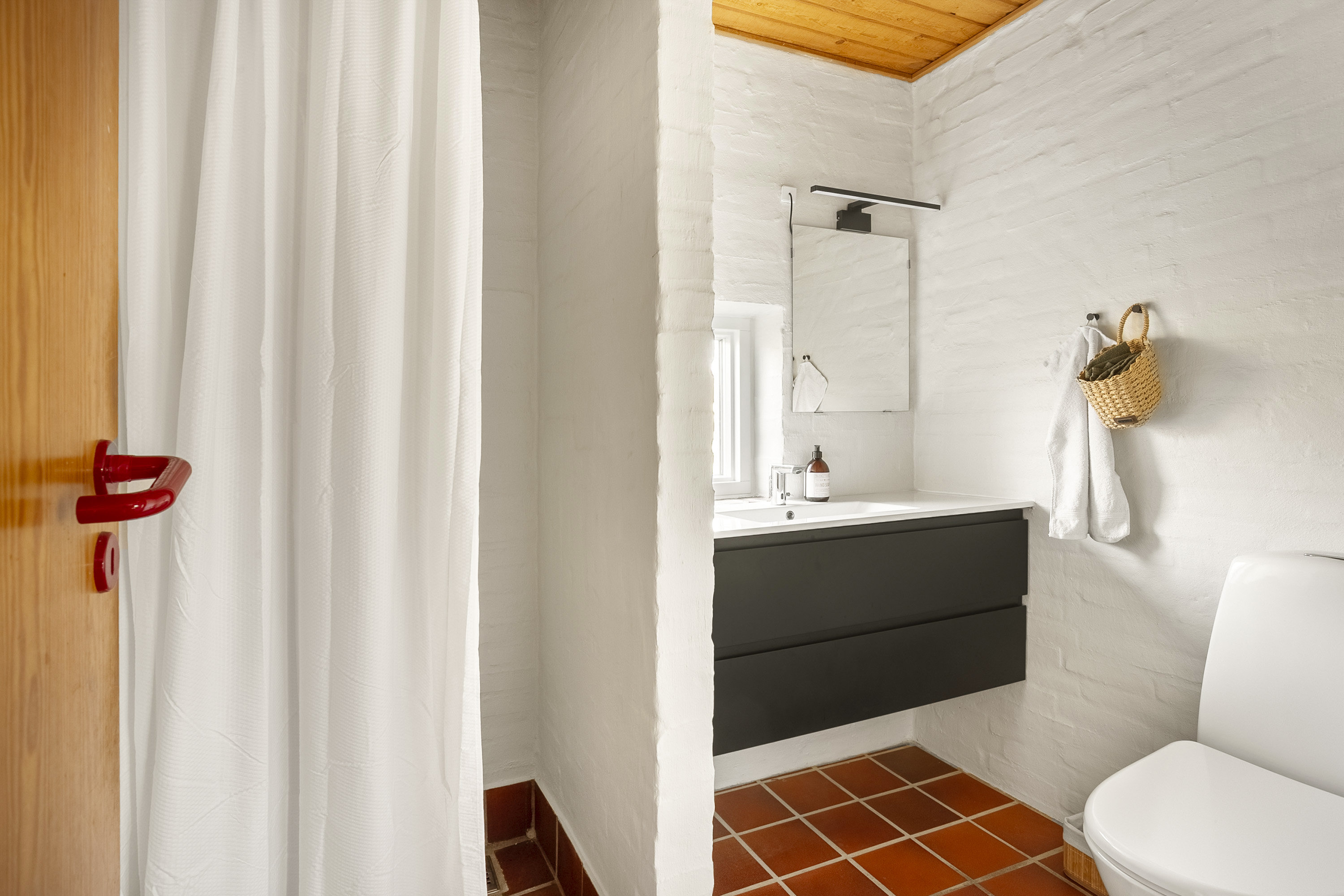 Fremhævet badeværelse billede i fuldskærmstilstand. Billede af Rugtoften 76, Skodborg, 6630 Rødding