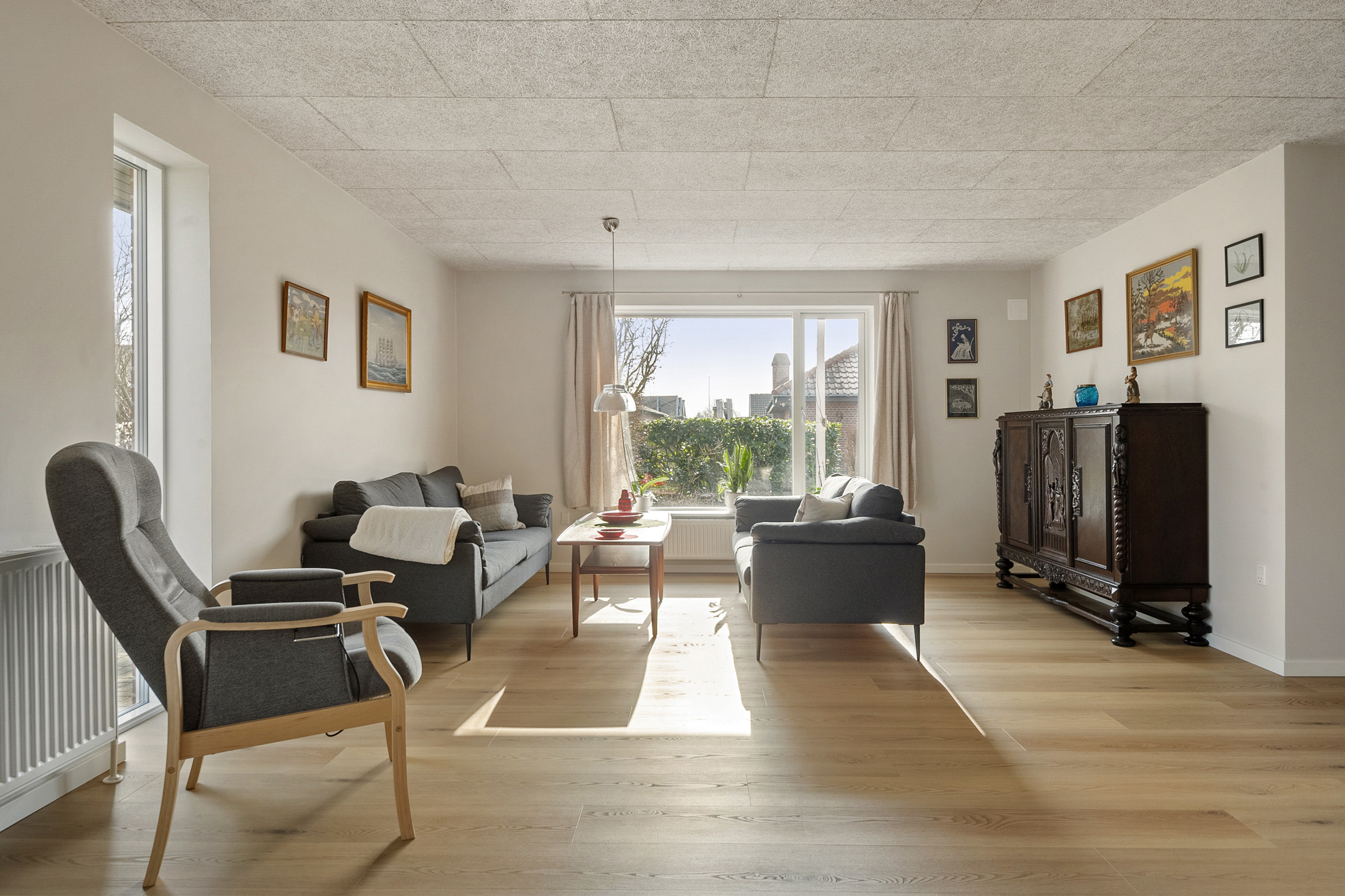 Fremhævet stue billede i fuldskærmstilstand. Billede af Syrenvej 4, 6855 Outrup