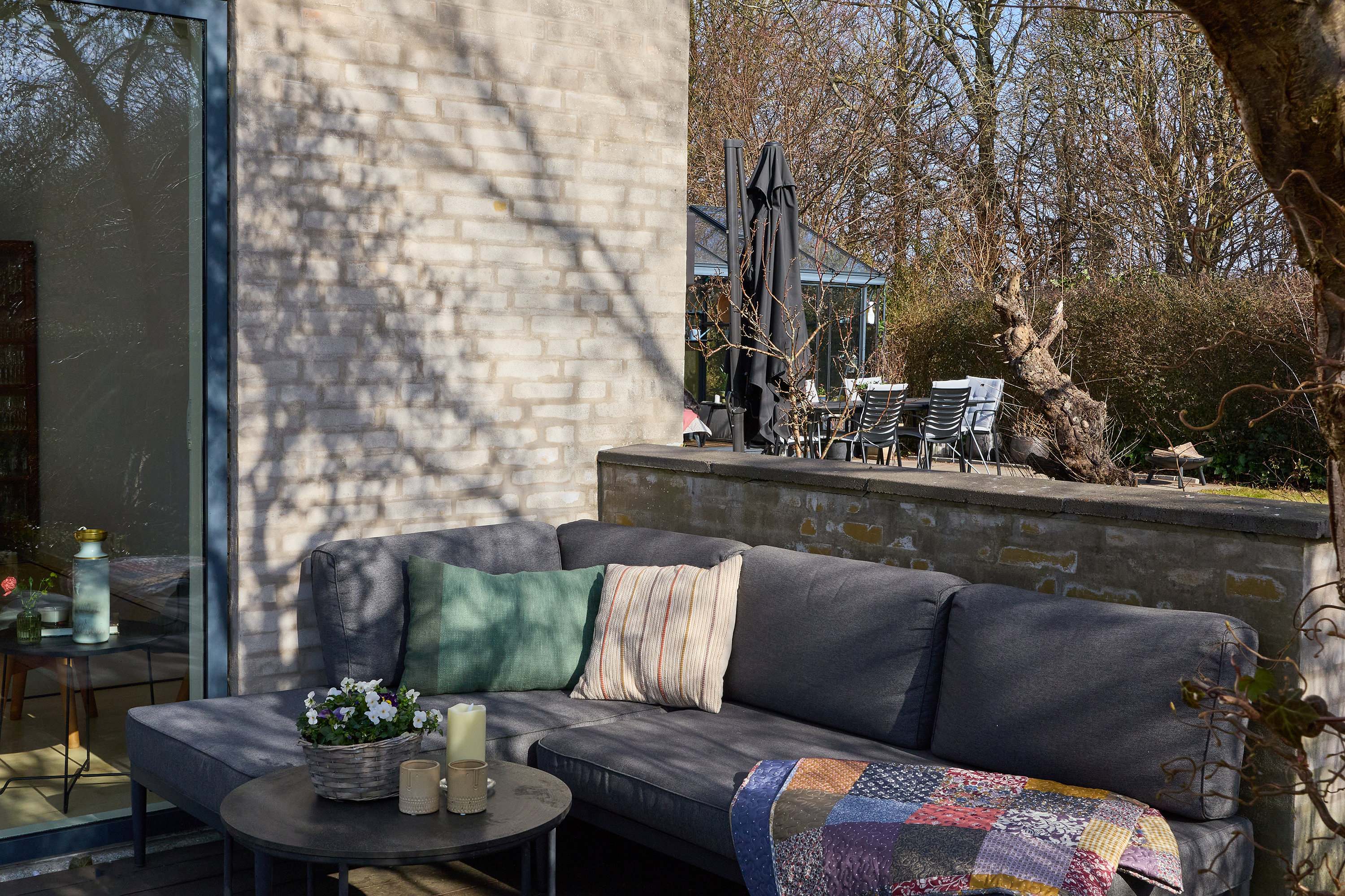 Fremhævet terrasse billede i fuldskærmstilstand. Billede af Tulipanvej 12, 3600 Frederikssund