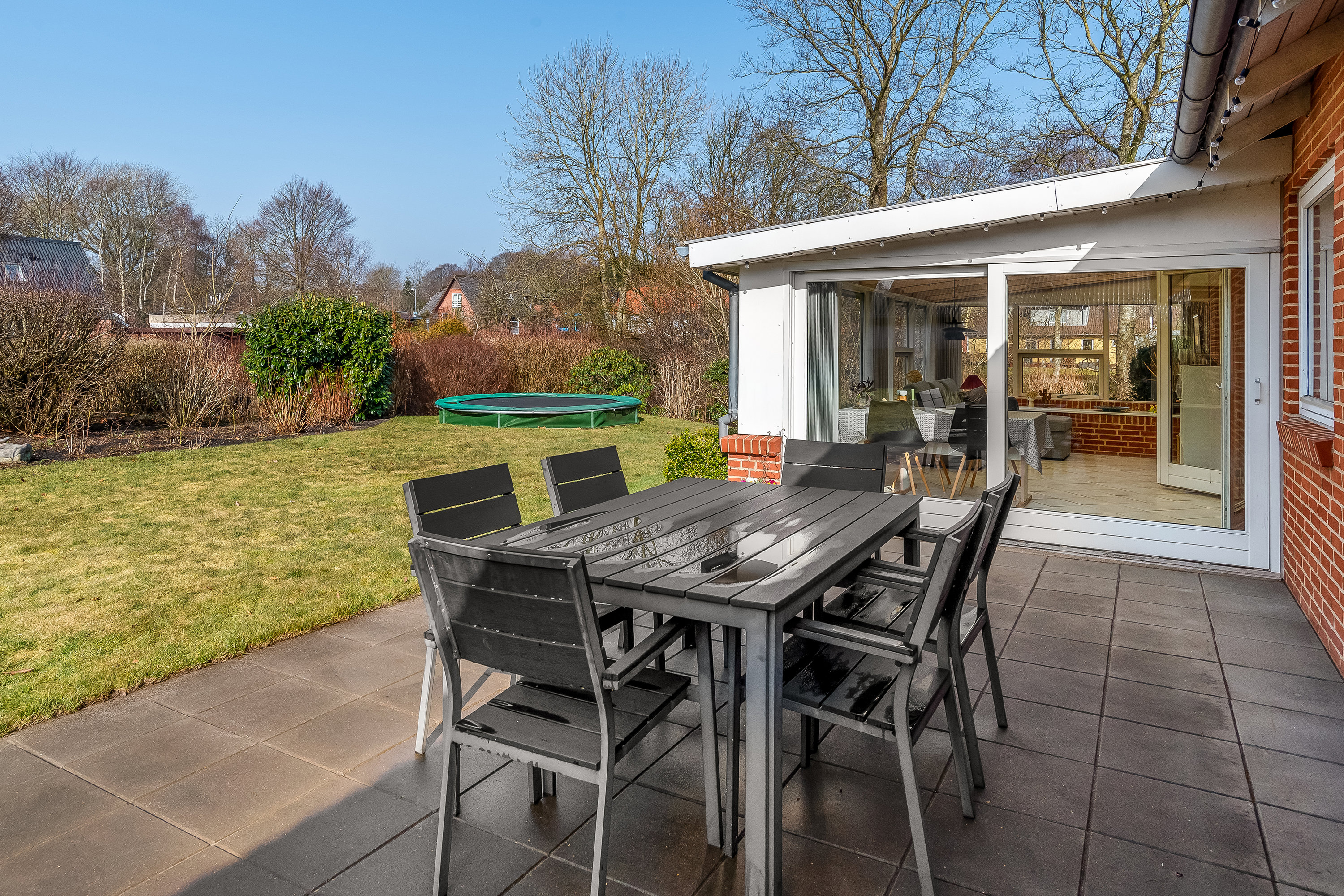 Fremhævet terrasse billede i fuldskærmstilstand. Billede af Ribesvej 5, 7550 Sørvad