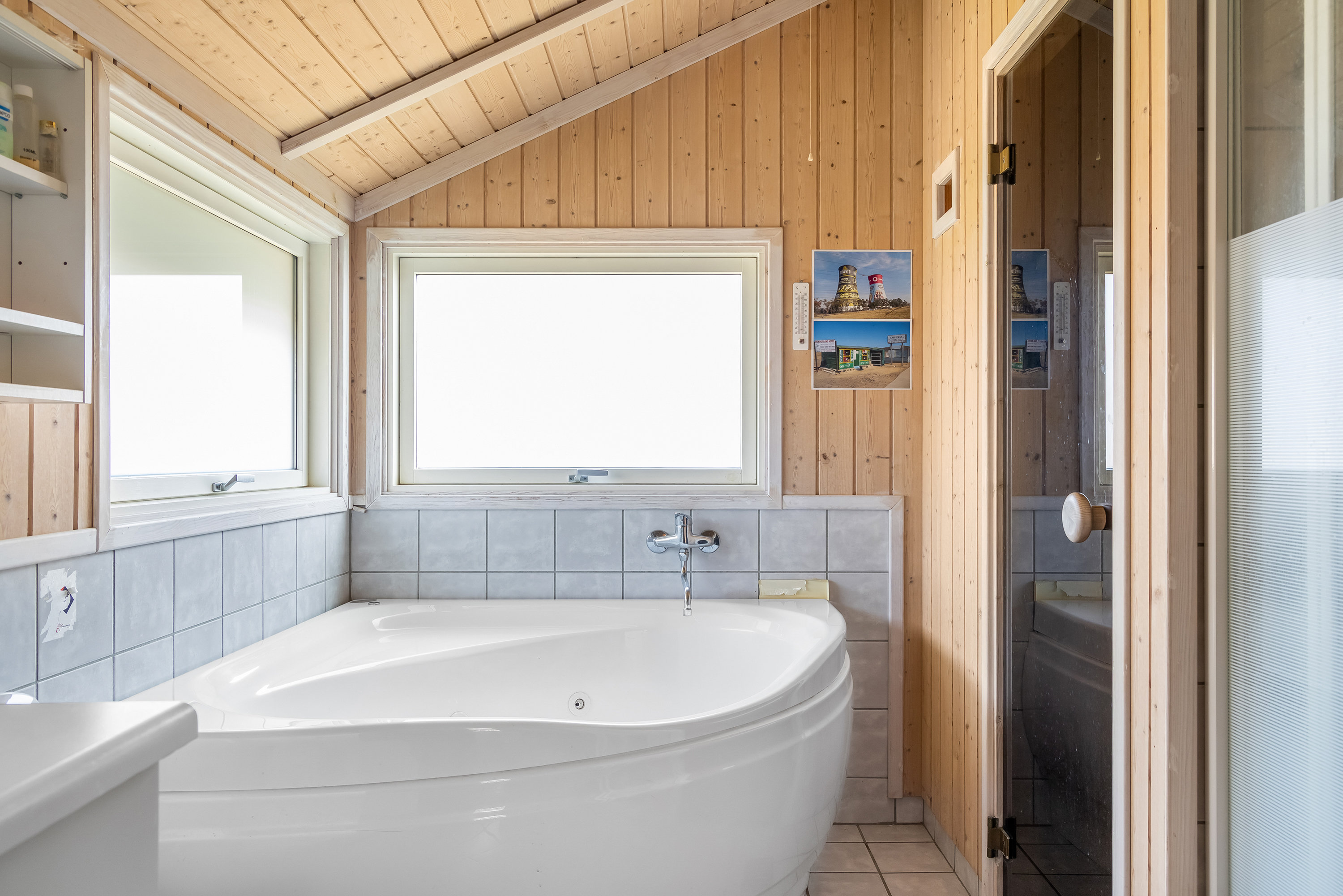 Fremhævet badeværelse billede i fuldskærmstilstand. Billede af Strandlinien 10, Gerlev Strandpark, 3630 Jægerspris