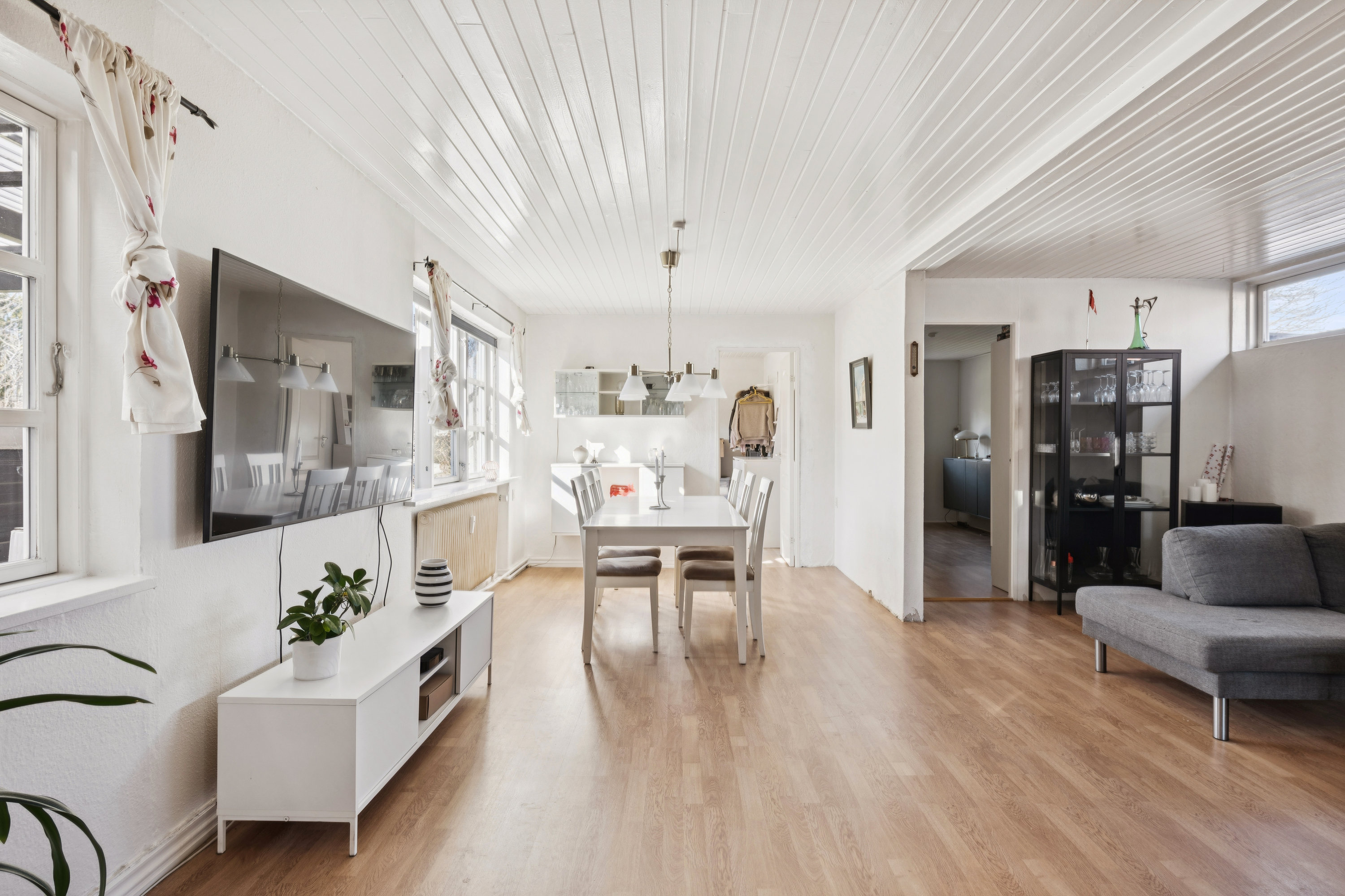 Fremhævet stue billede i fuldskærmstilstand. Billede af Islevhusvej 68, st.. th., 2700 Brønshøj