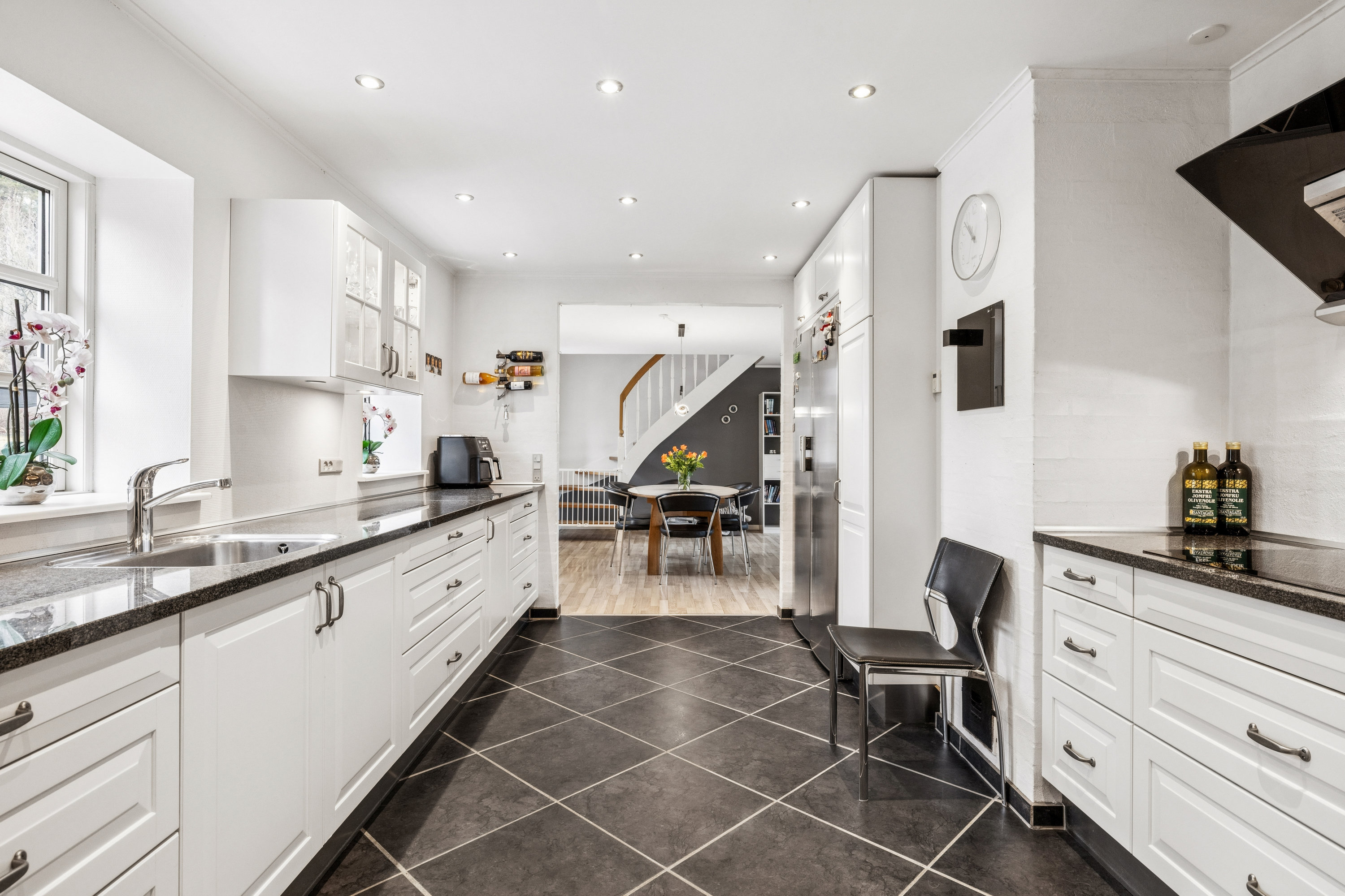 Fremhævet køkken billede i fuldskærmstilstand. Billede af Birkedalvej 24, Skindbjerg, 8500 Grenaa