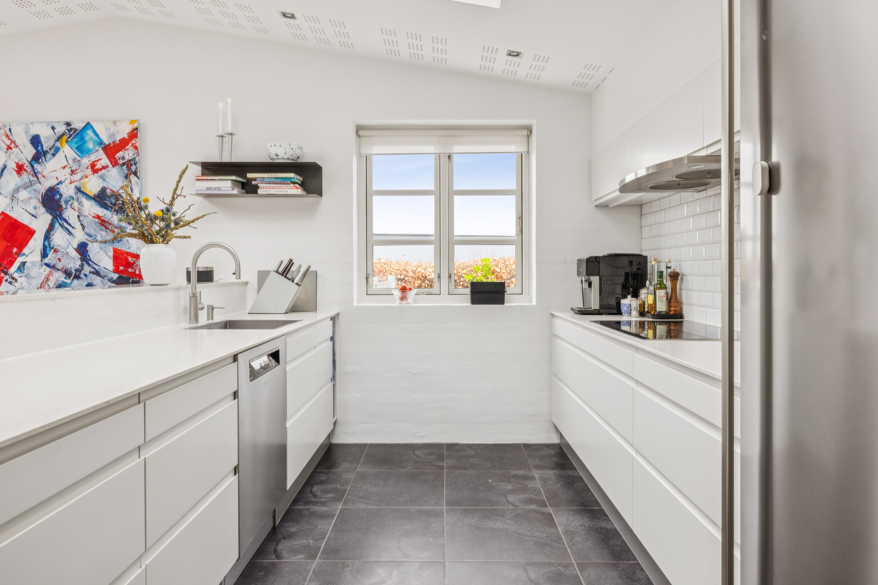 Fremhævet køkken billede i fuldskærmstilstand. Billede af Vibevej 8, 8410 Rønde