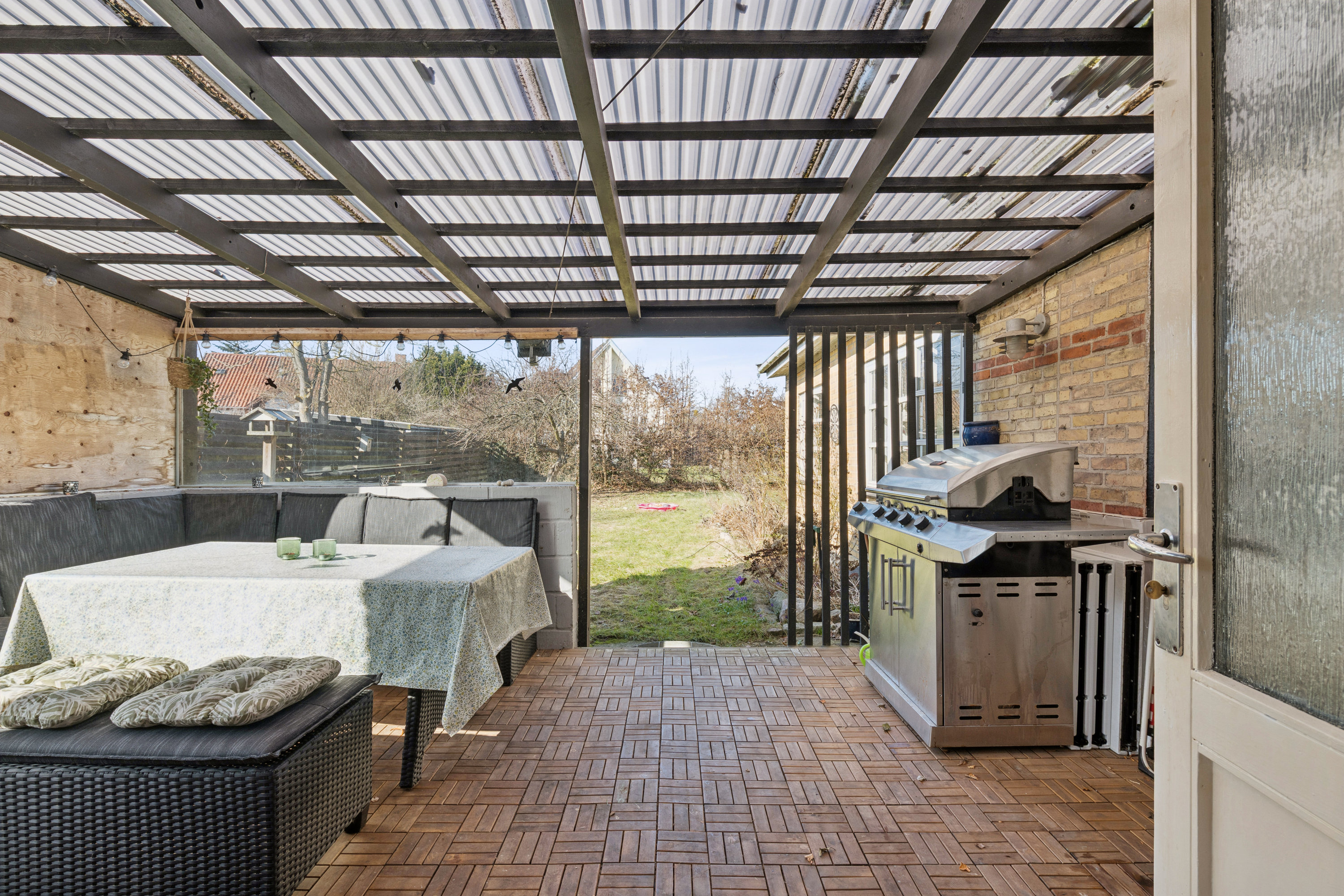 Fremhævet terrasse billede i fuldskærmstilstand. Billede af Islevhusvej 68, st.. th., 2700 Brønshøj