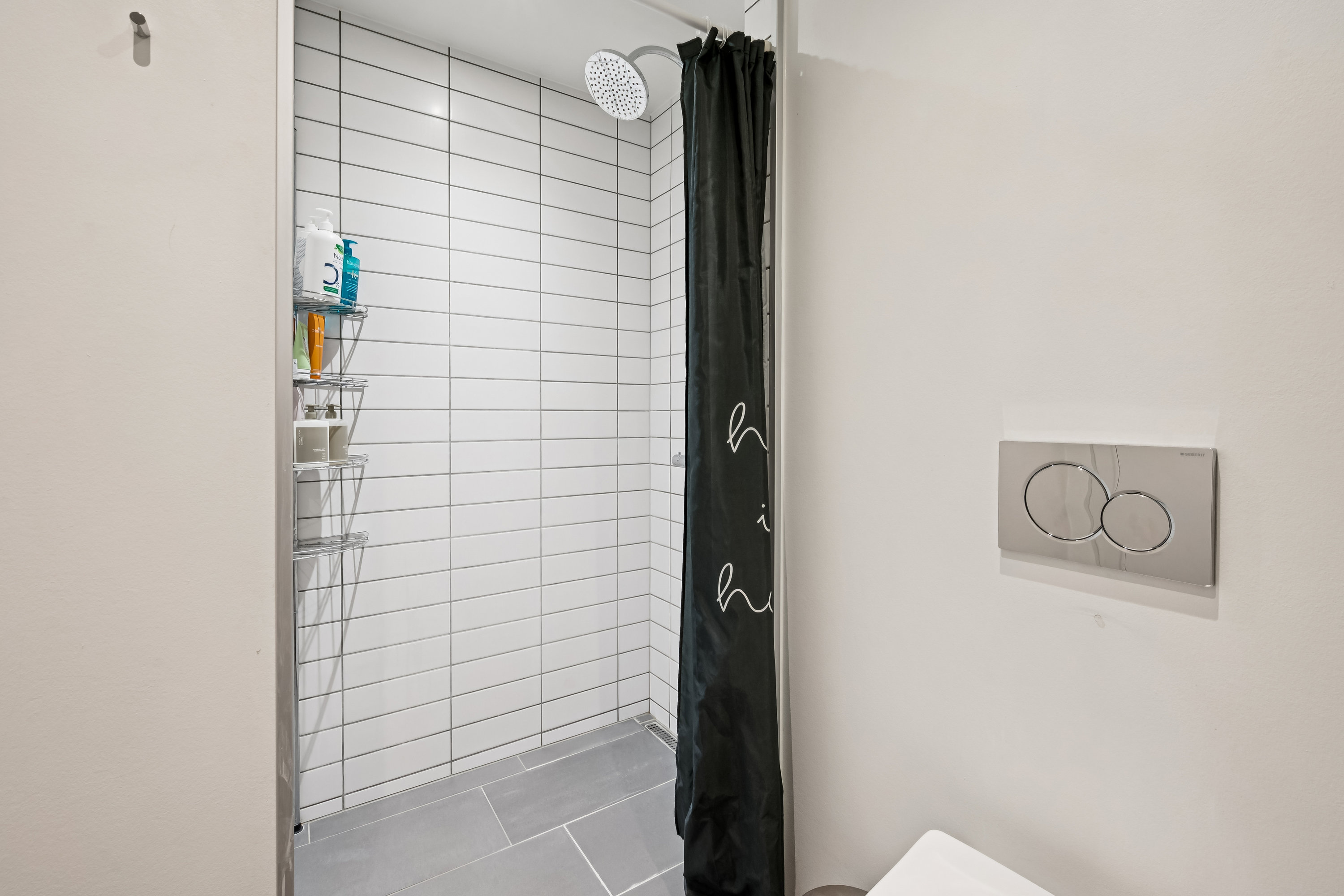 Fremhævet badeværelse billede i fuldskærmstilstand. Billede af Egå Engvej 54, 8250 Egå