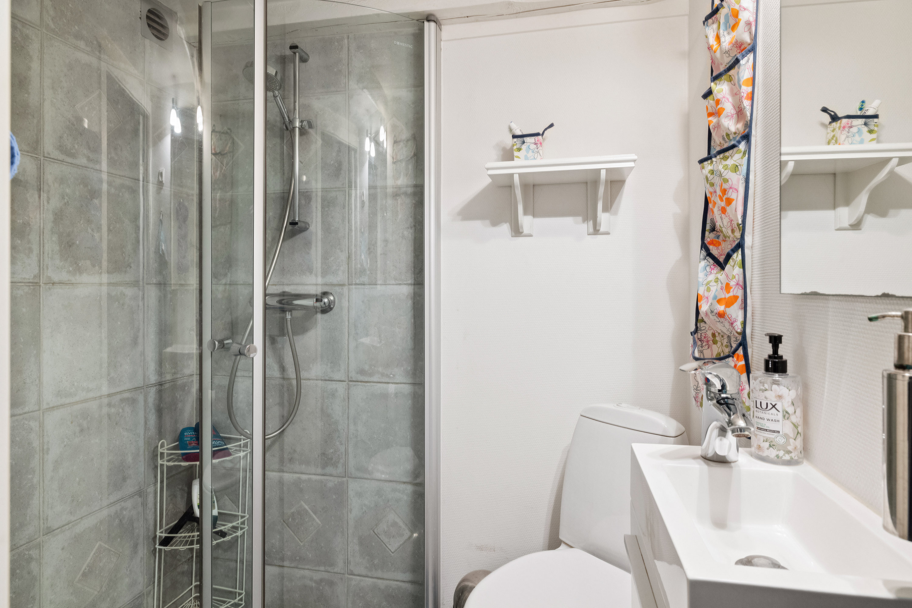 Fremhævet badeværelse billede i fuldskærmstilstand. Billede af Dalvej 4, 8800 Viborg