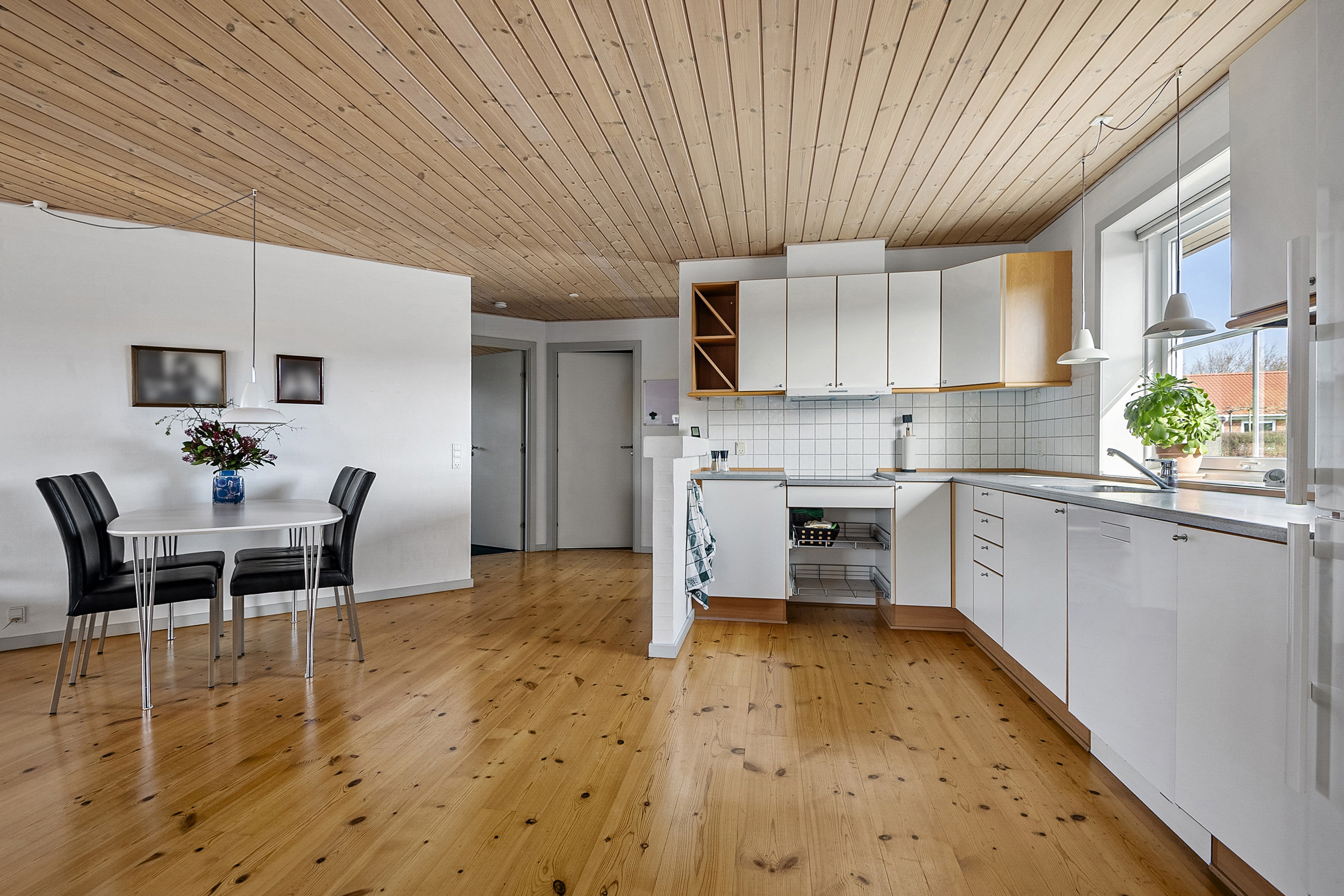 Fremhævet køkken billede i fuldskærmstilstand. Billede af Pinassen 44, 6710 Esbjerg V