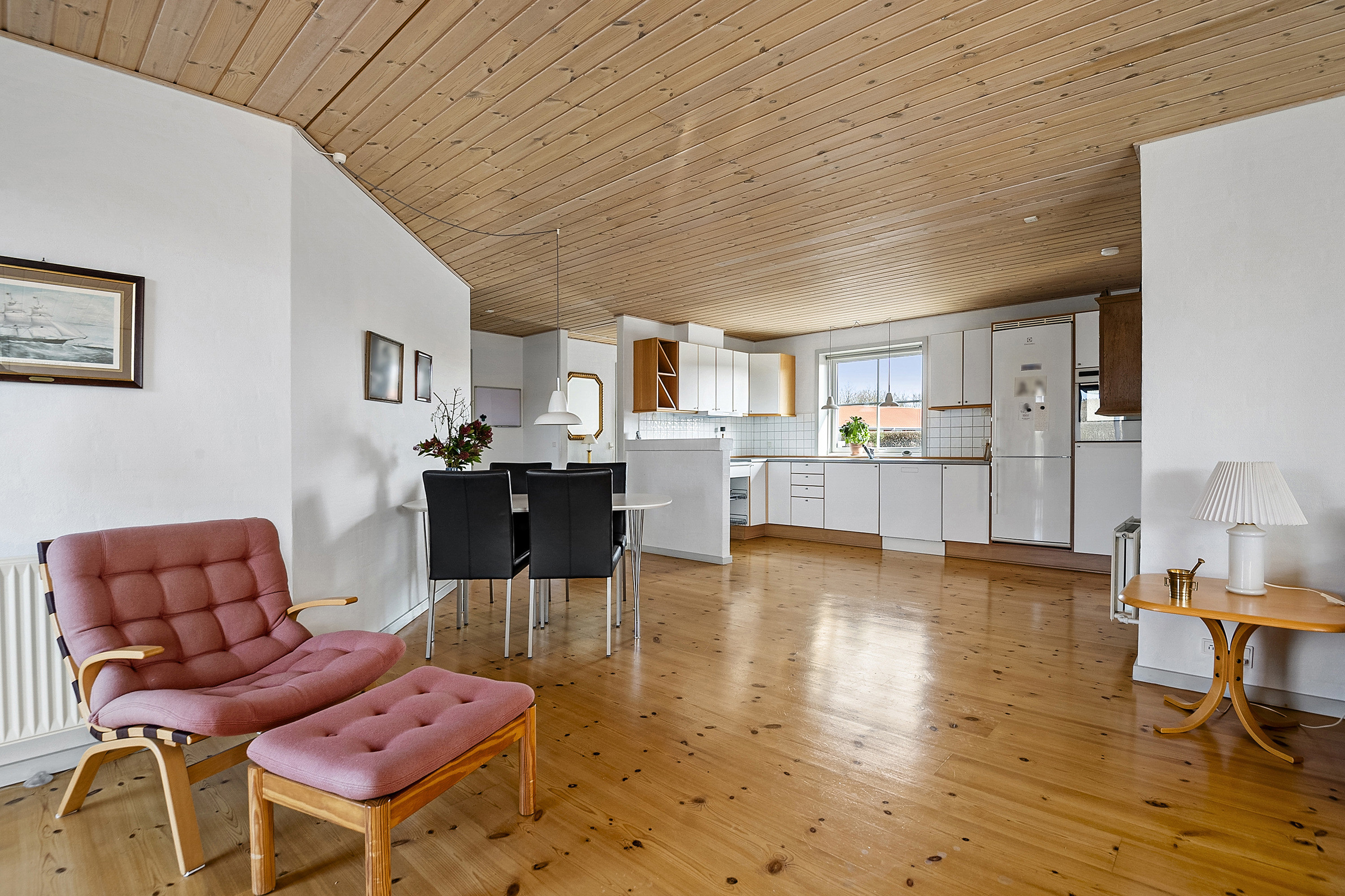 Fremhævet spisestue billede i fuldskærmstilstand. Billede af Pinassen 44, 6710 Esbjerg V