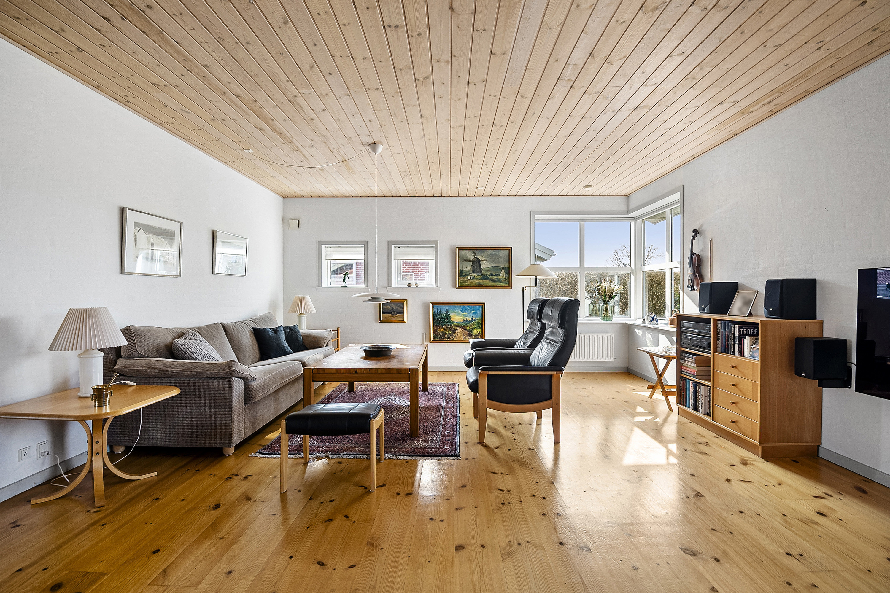 Fremhævet stue billede i fuldskærmstilstand. Billede af Pinassen 44, 6710 Esbjerg V