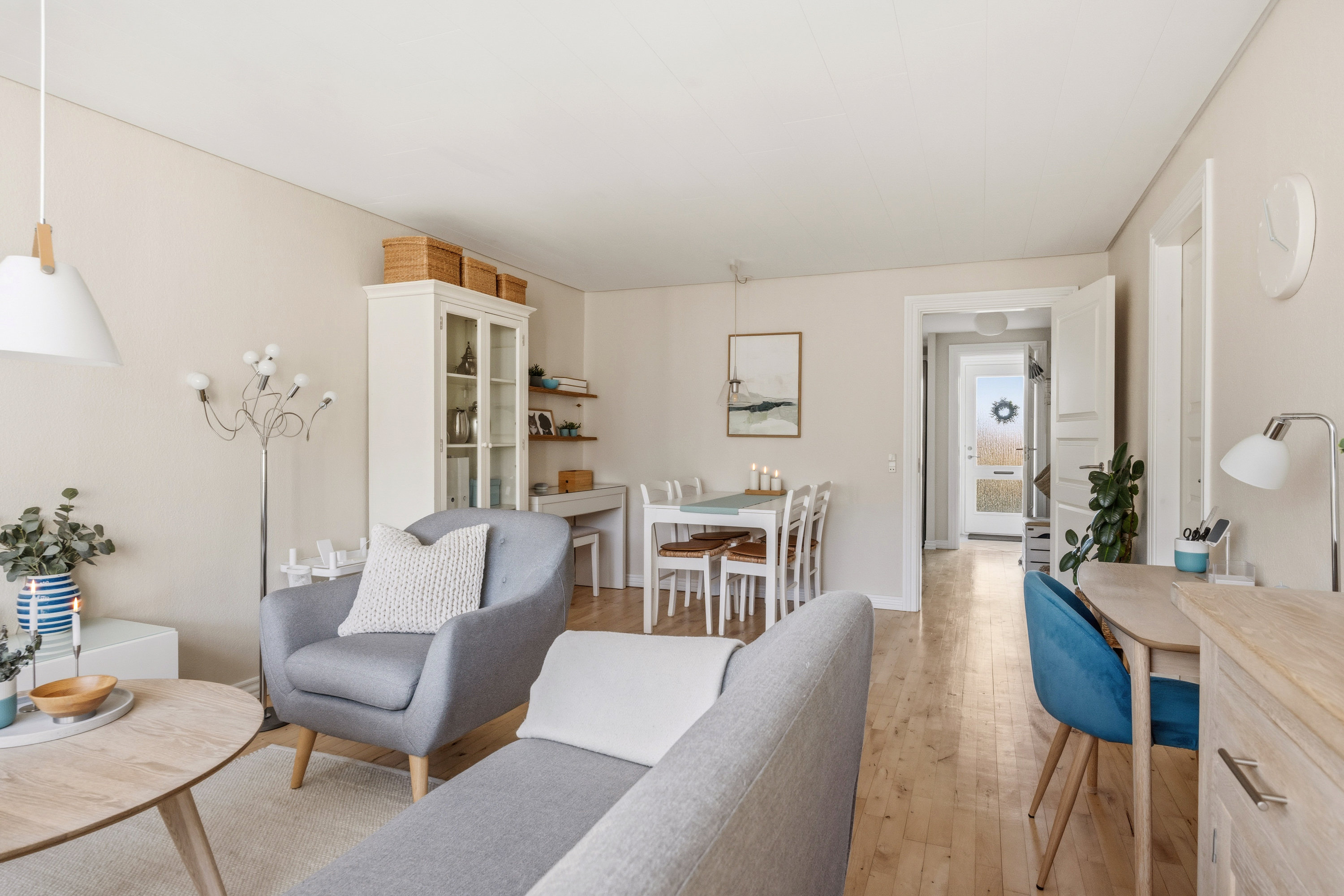 Fremhævet stue billede i fuldskærmstilstand. Billede af Elverhøj 4B, 9400 Nørresundby