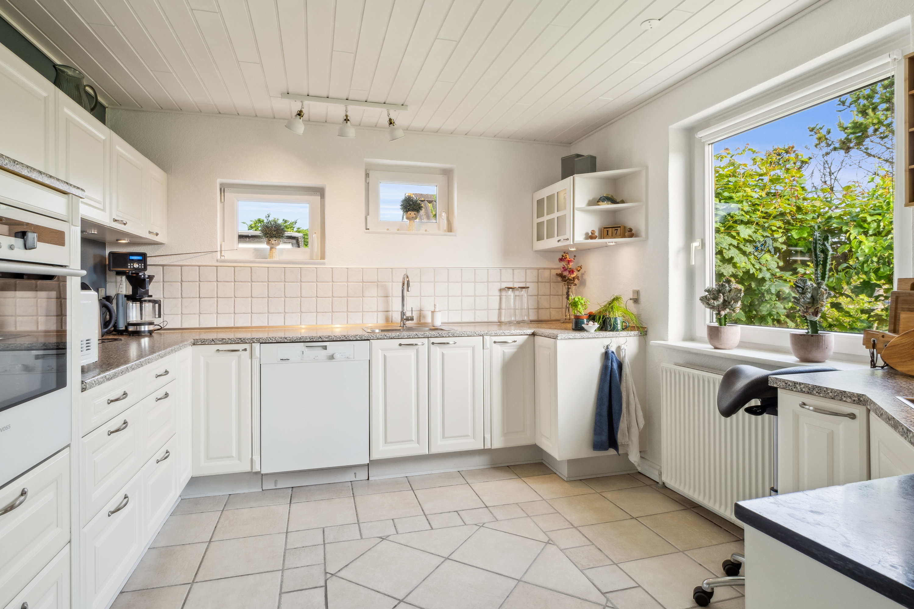 Fremhævet køkken billede i fuldskærmstilstand. Billede af Gravesensvej 11, Vorupør, 7700 Thisted