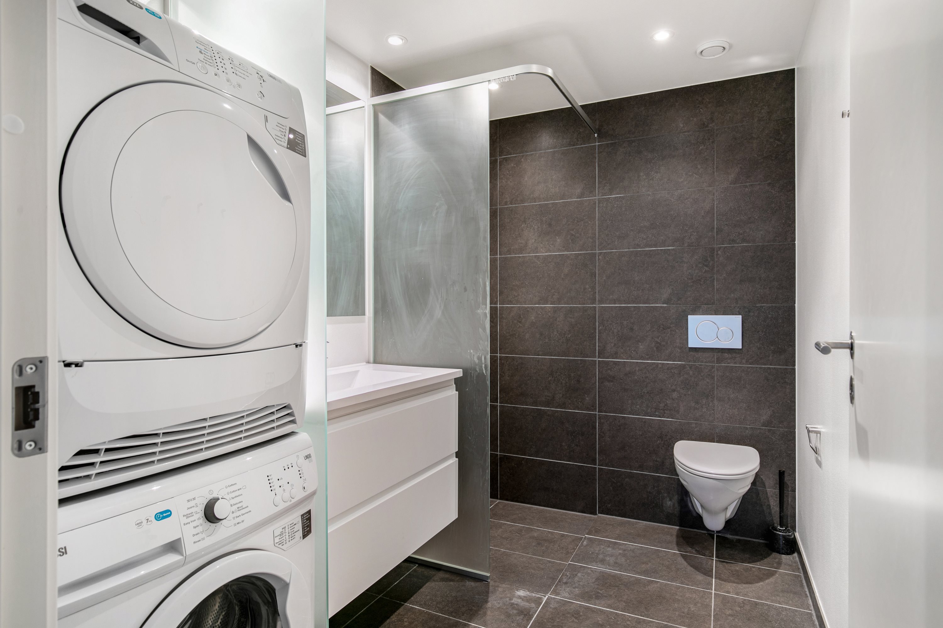 Fremhævet  billede i fuldskærmstilstand. Billede af Gammel Køge Landevej 20P, 2. th., 2500 Valby