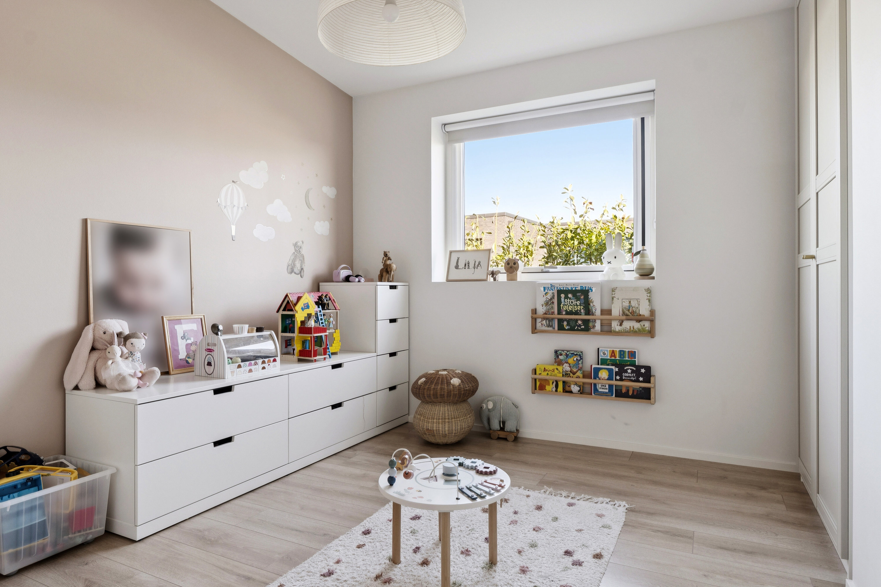 Fremhævet værelse billede i fuldskærmstilstand. Billede af Serinedalen 43, 8340 Malling