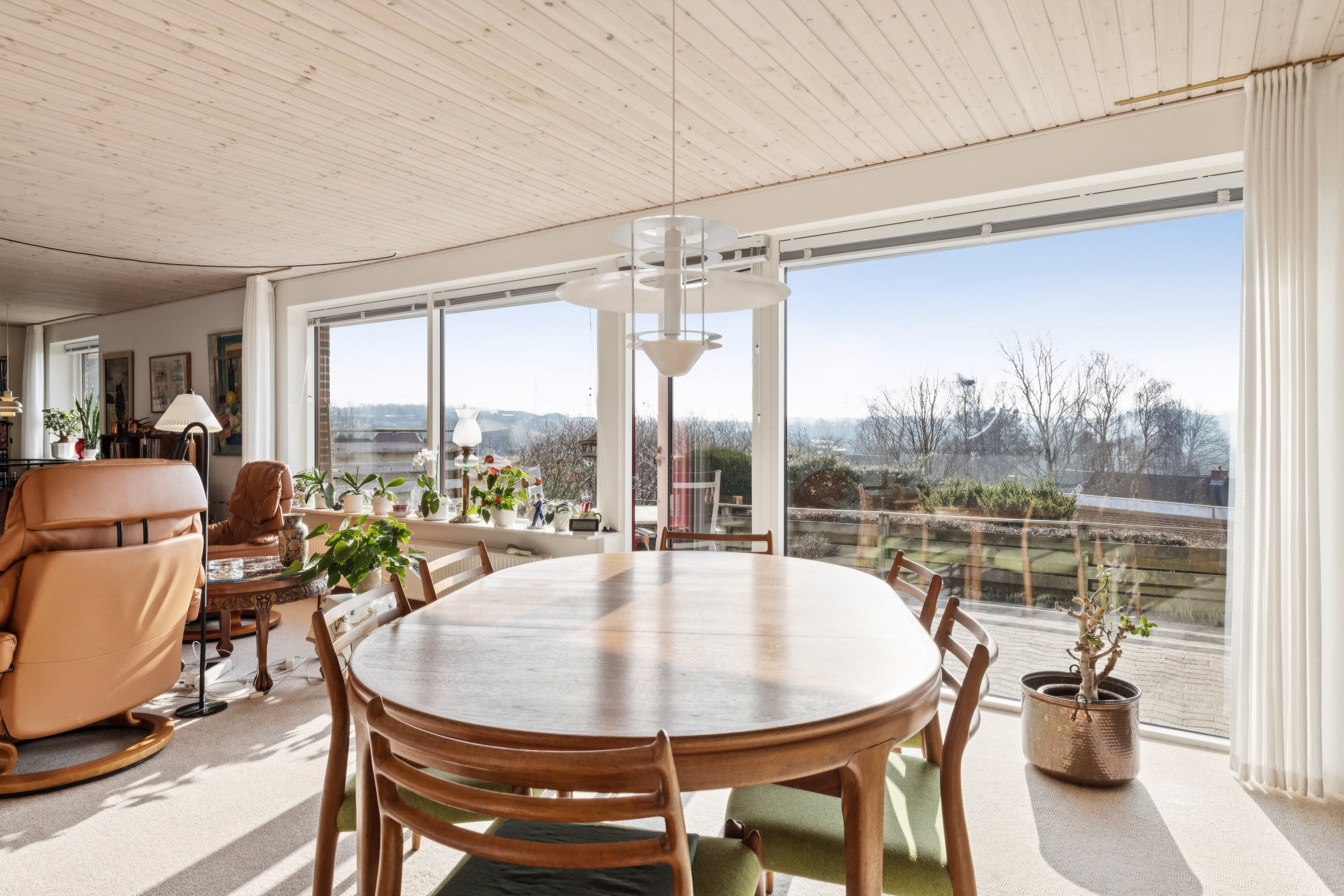 Fremhævet stue billede i fuldskærmstilstand. Billede af Meldgårdsvej 13, Rødding, 8830 Tjele