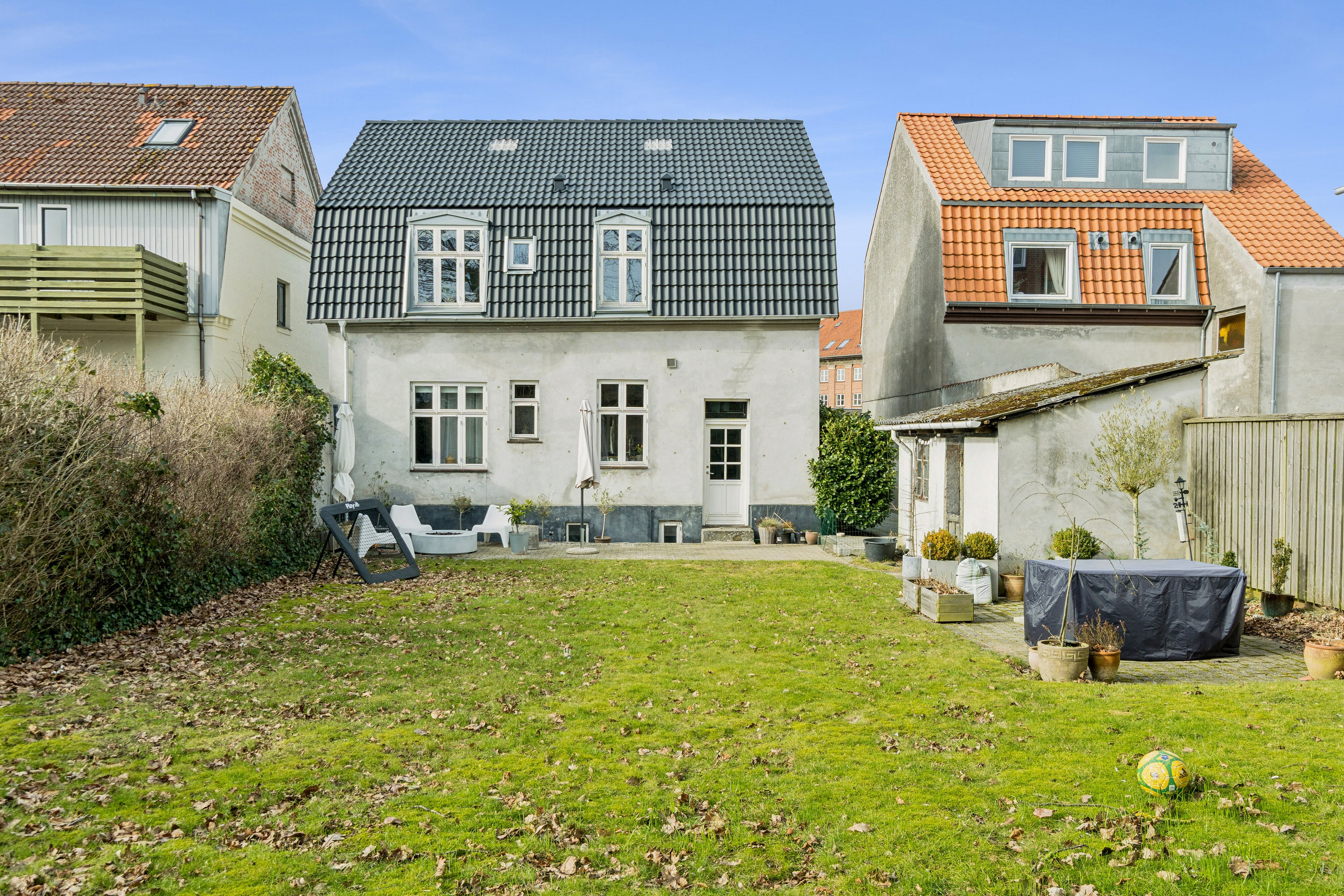 Fremhævet set fra haven billede i fuldskærmstilstand. Billede af Tordenskjoldsgade 3, st.., 4200 Slagelse