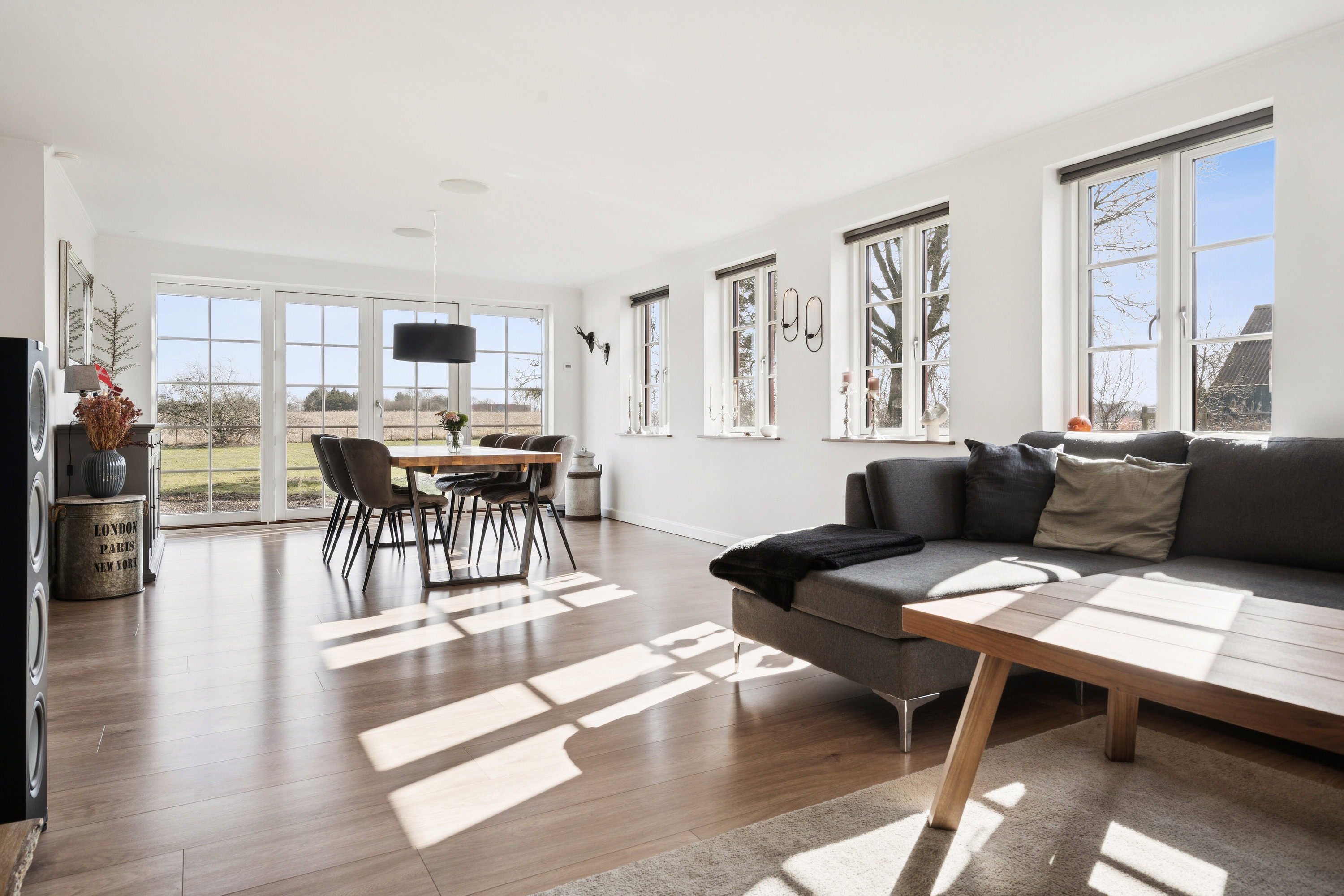 Fremhævet stue billede i fuldskærmstilstand. Billede af Langetoftevej 17, Agerup, 4700 Næstved