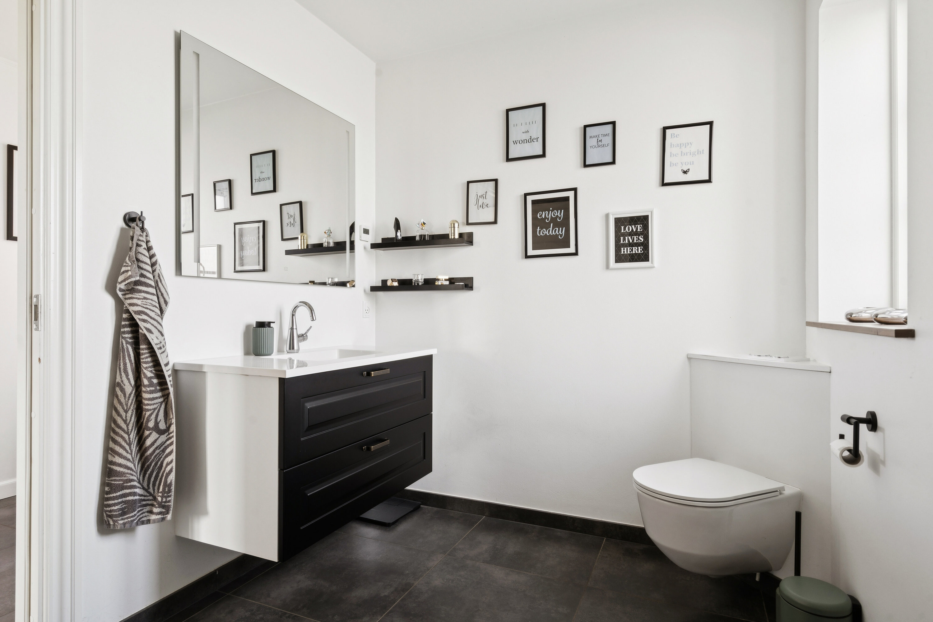 Fremhævet badeværelse billede i fuldskærmstilstand. Billede af Langetoftevej 17, Agerup, 4700 Næstved