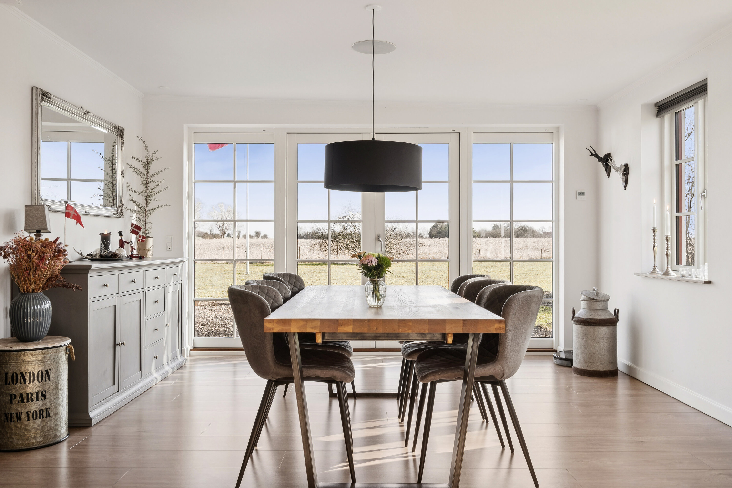 Fremhævet spisestue billede i fuldskærmstilstand. Billede af Langetoftevej 17, Agerup, 4700 Næstved