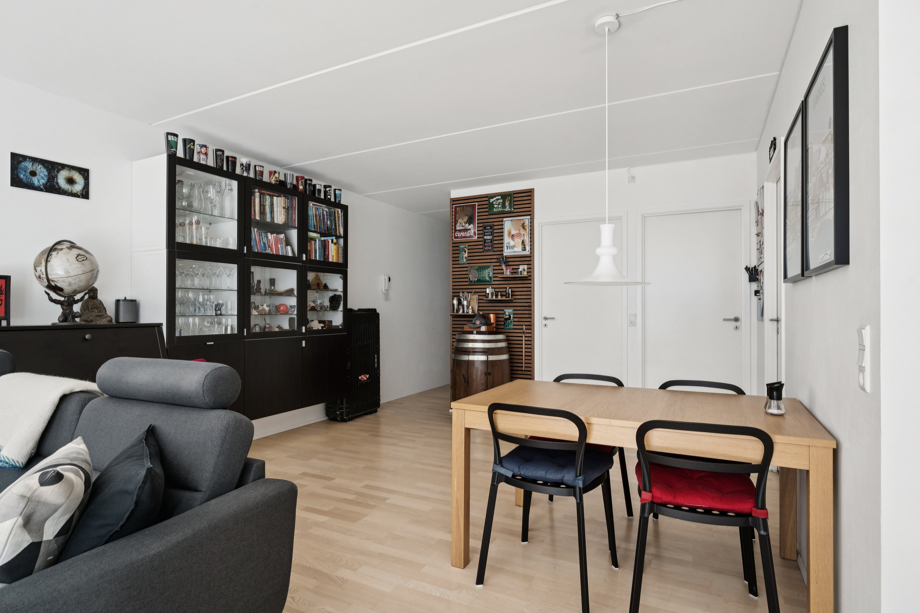 Fremhævet stue billede i fuldskærmstilstand. Billede af Telefontorvet 8, 2. 2., 8000 Aarhus C