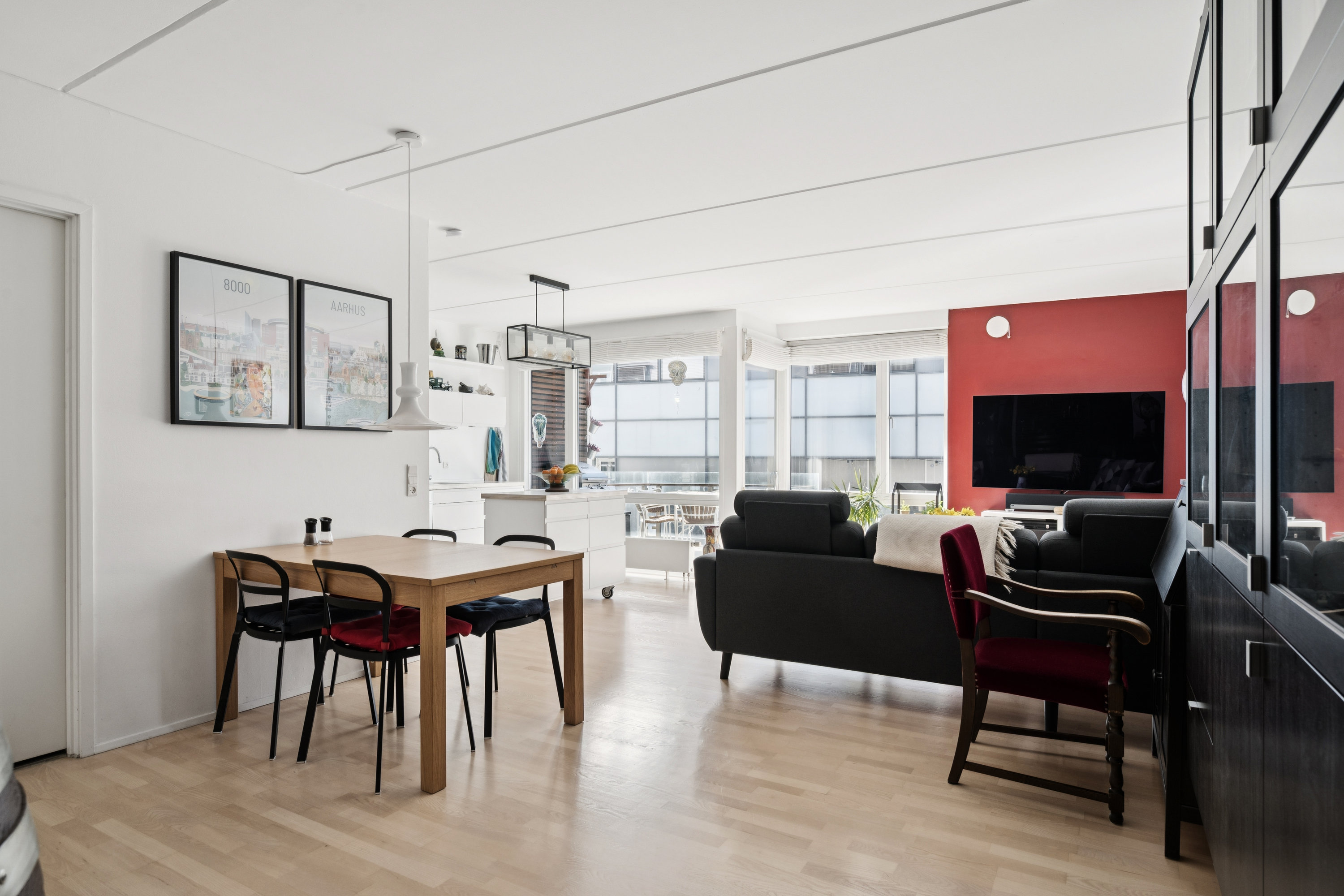 Fremhævet stue billede i fuldskærmstilstand. Billede af Telefontorvet 8, 2. 2., 8000 Aarhus C