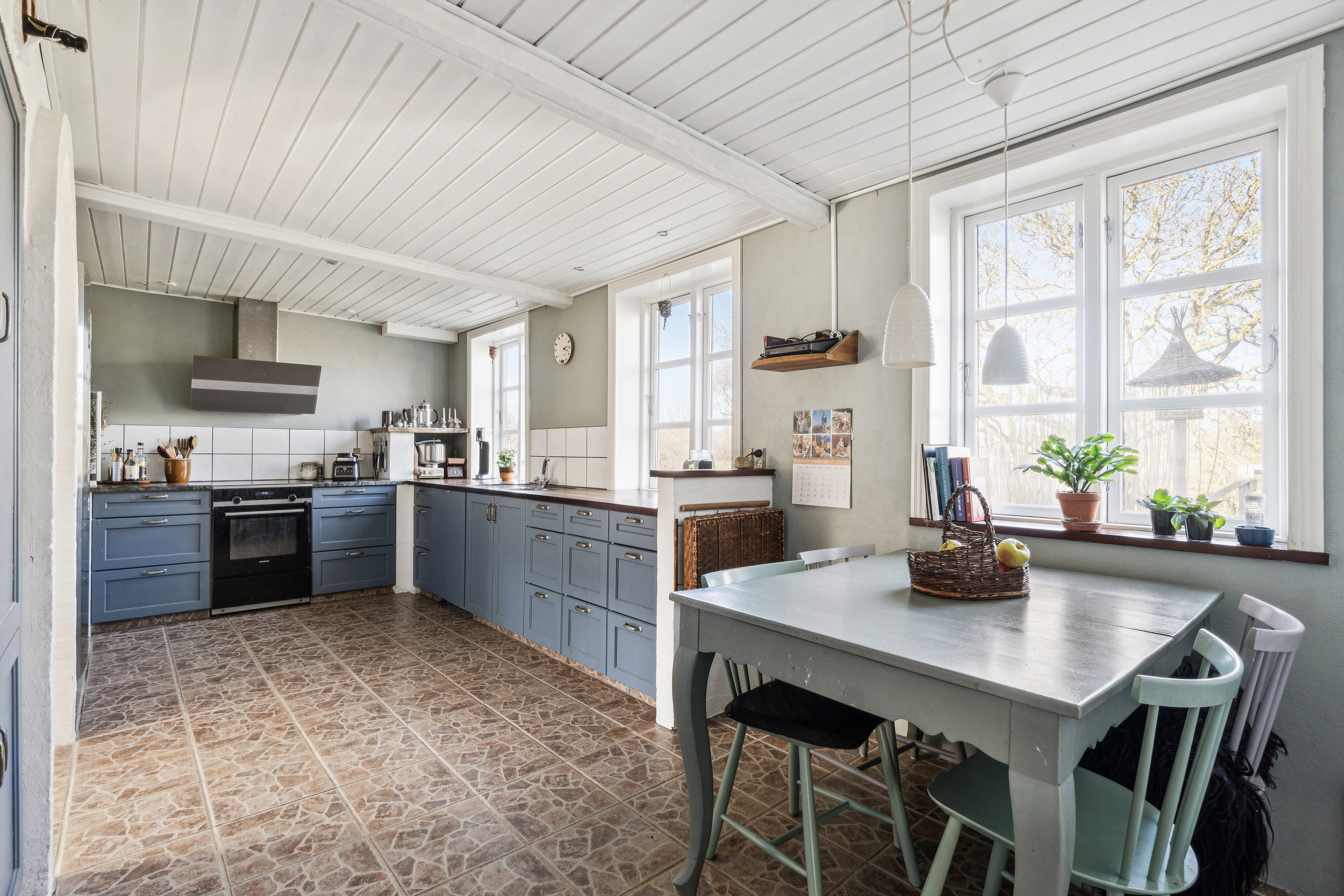 Fremhævet spisestue billede i fuldskærmstilstand. Billede af Rønnevej 118, Nylars, 3700 Rønne