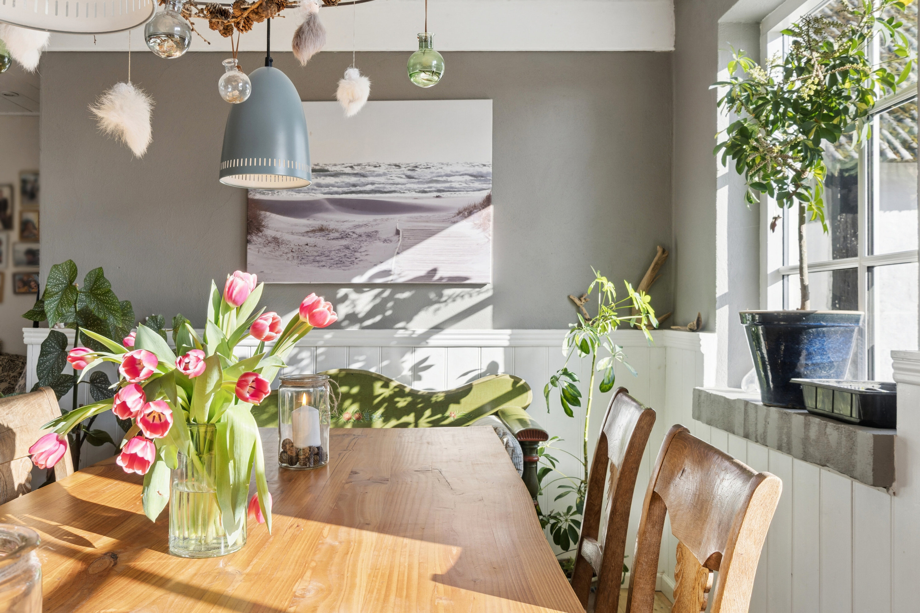 Fremhævet spisestue billede i fuldskærmstilstand. Billede af Rønnevej 118, Nylars, 3700 Rønne