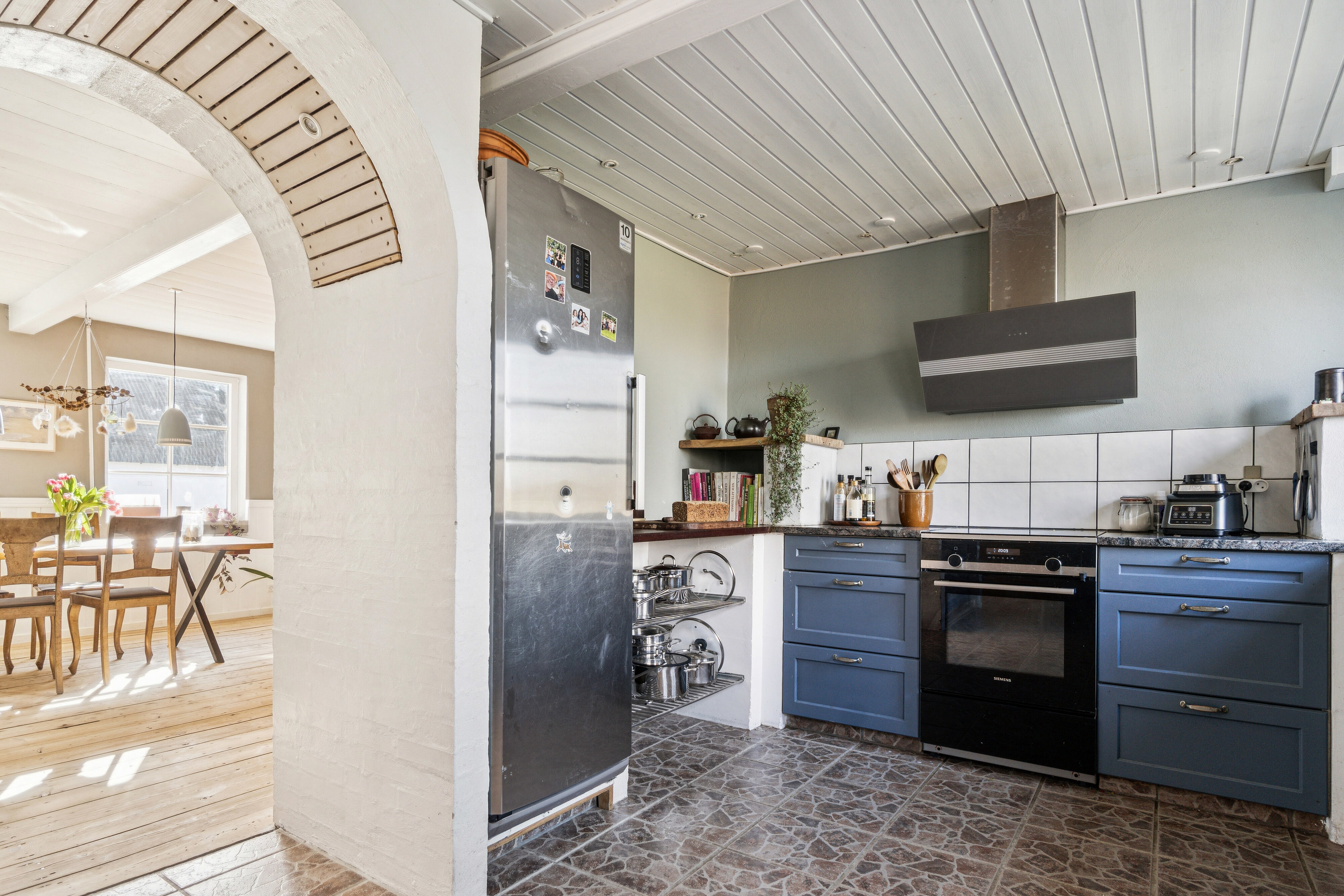 Fremhævet køkken billede i fuldskærmstilstand. Billede af Rønnevej 118, Nylars, 3700 Rønne