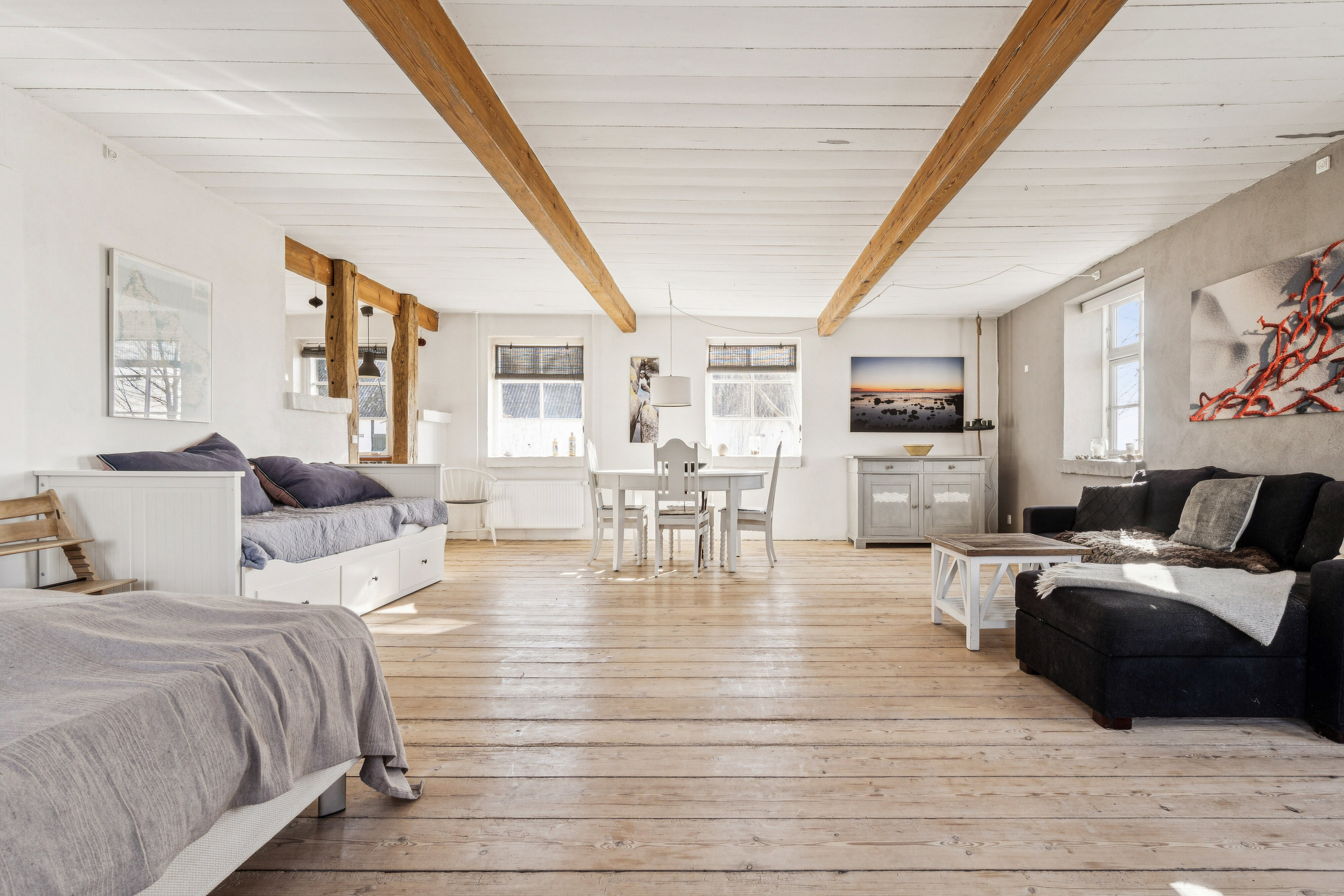 Fremhævet soveværelse billede i fuldskærmstilstand. Billede af Rønnevej 118, Nylars, 3700 Rønne