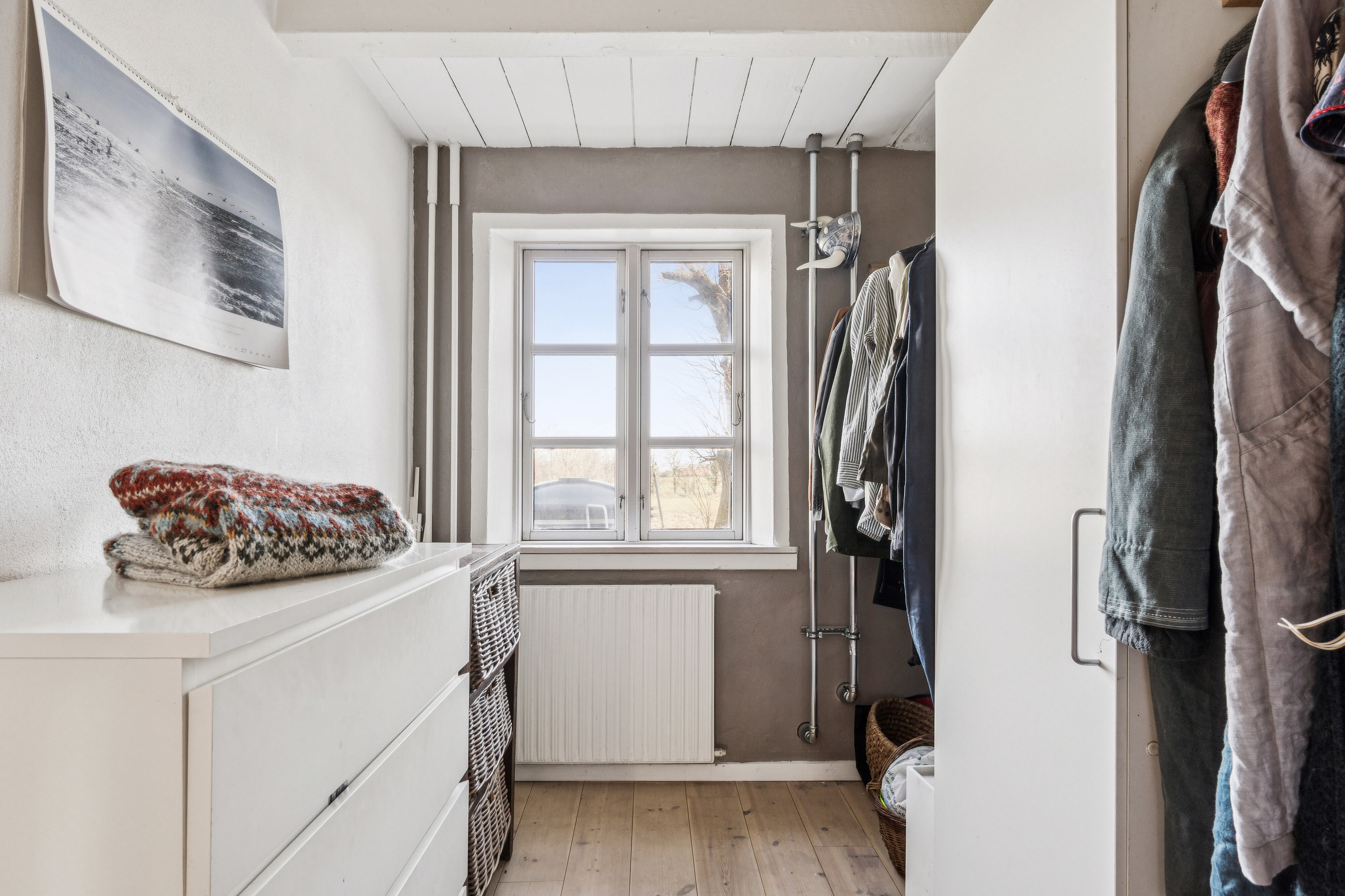 Fremhævet hall billede i fuldskærmstilstand. Billede af Rønnevej 118, Nylars, 3700 Rønne