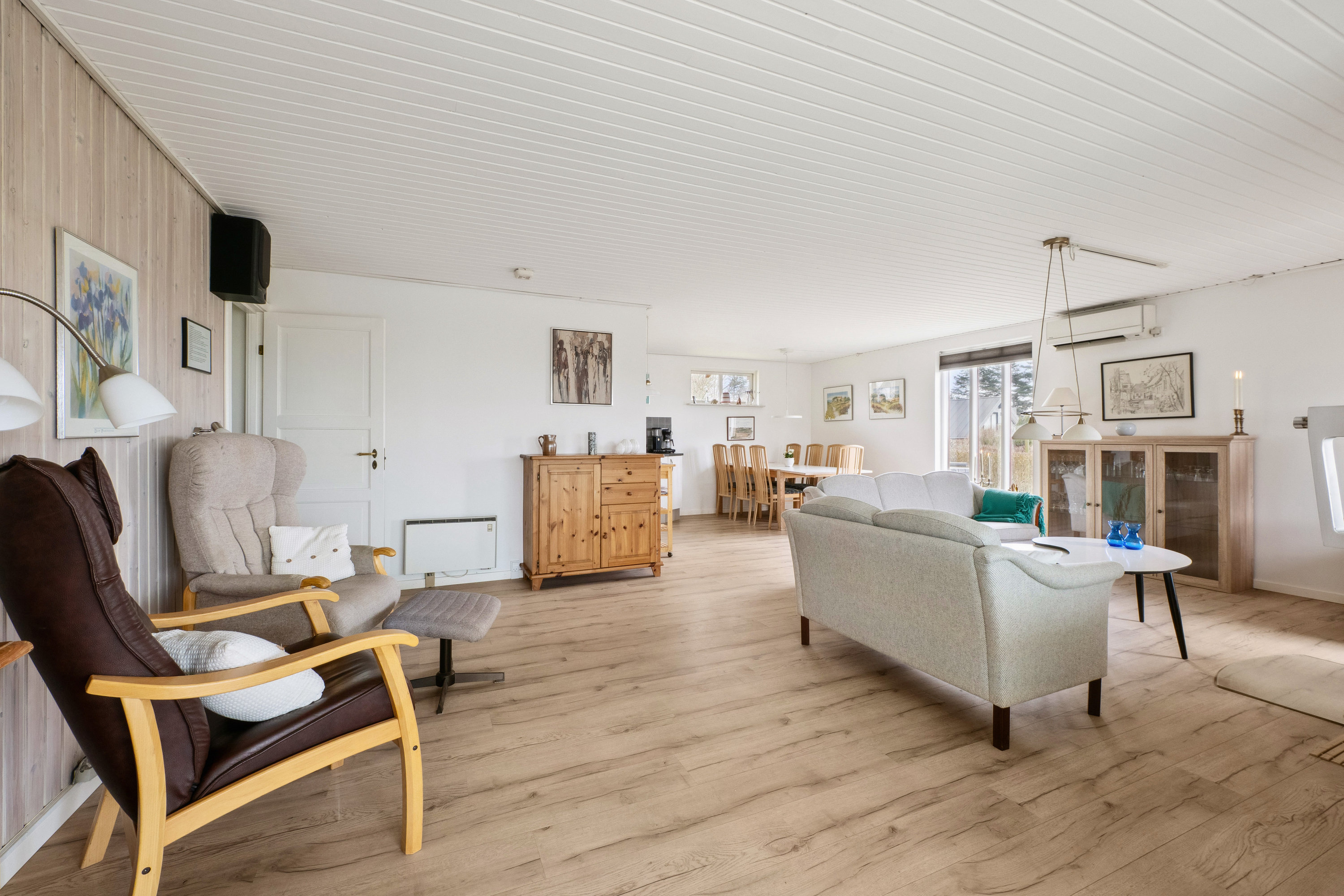 Fremhævet stue billede i fuldskærmstilstand. Billede af Kamillevej 2, Ørding, 7990 Øster Assels