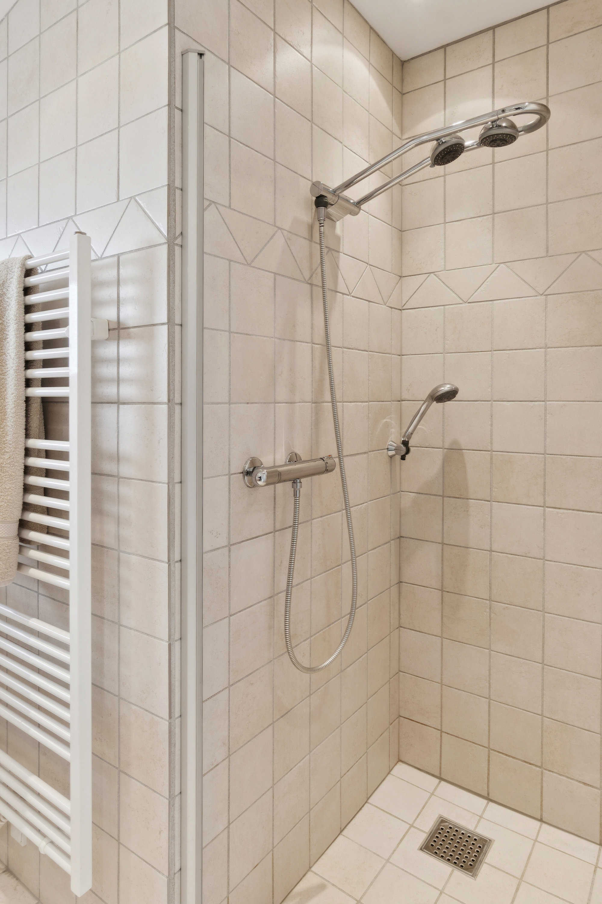 Fremhævet badeværelse billede i fuldskærmstilstand. Billede af Varhøj 15, Veddinge, 4540 Fårevejle