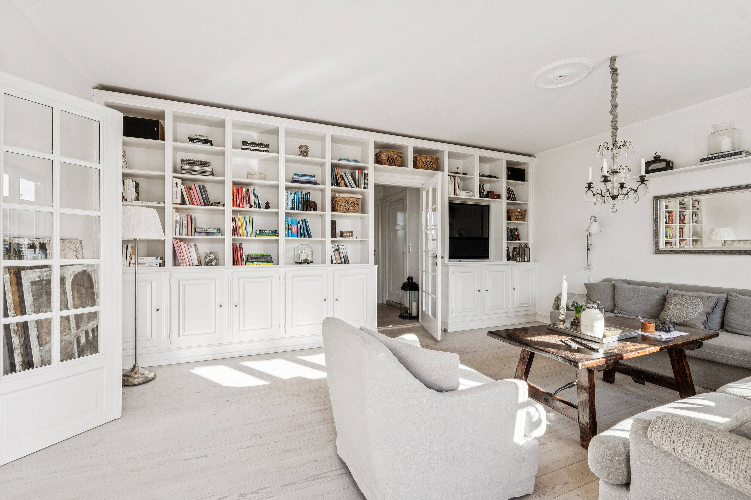 Fremhævet stue billede i fuldskærmstilstand. Billede af Hjortekærsvej 119A, 2800 Kongens Lyngby