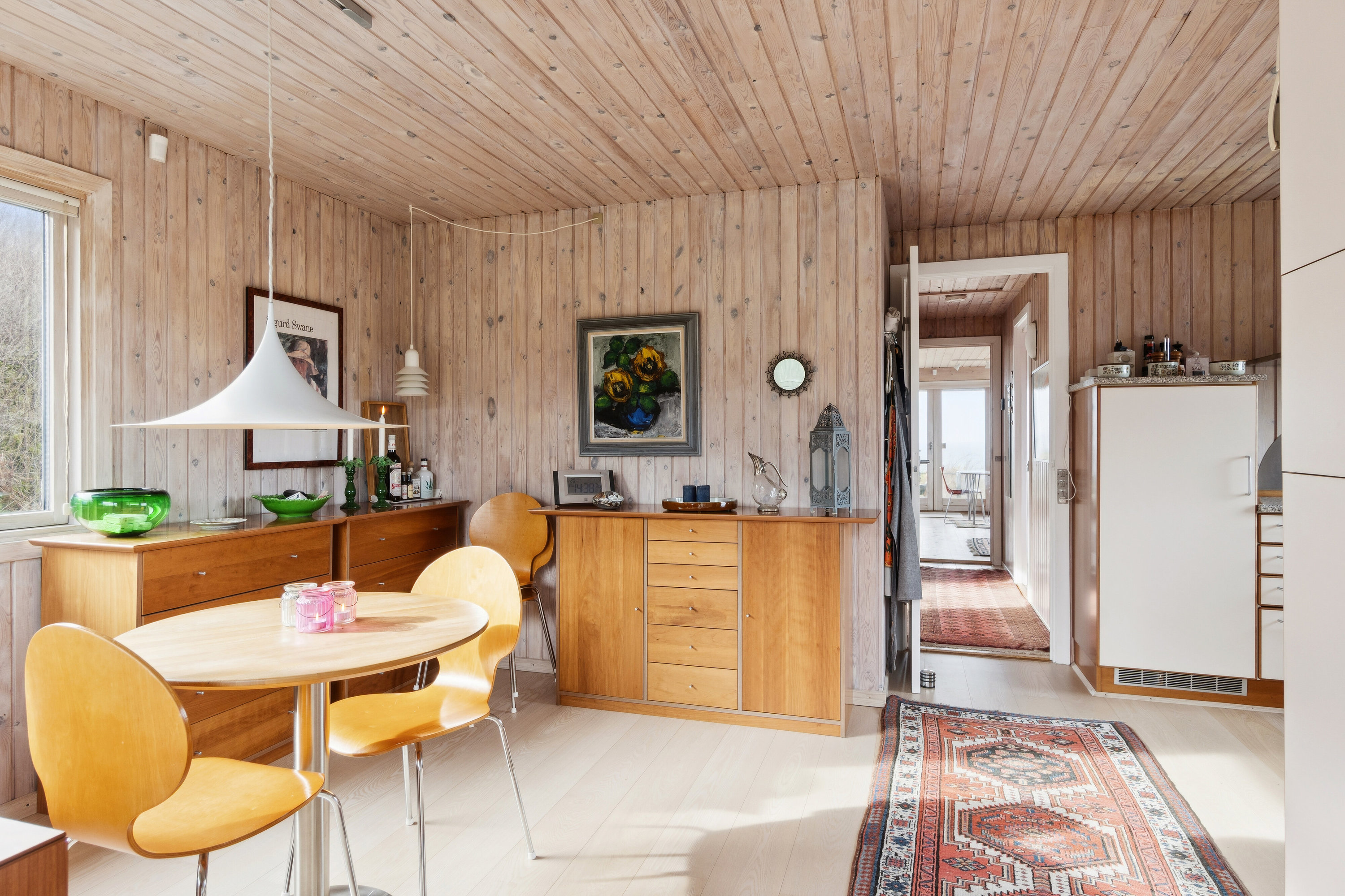 Fremhævet spisestue billede i fuldskærmstilstand. Billede af Varhøj 15, Veddinge, 4540 Fårevejle