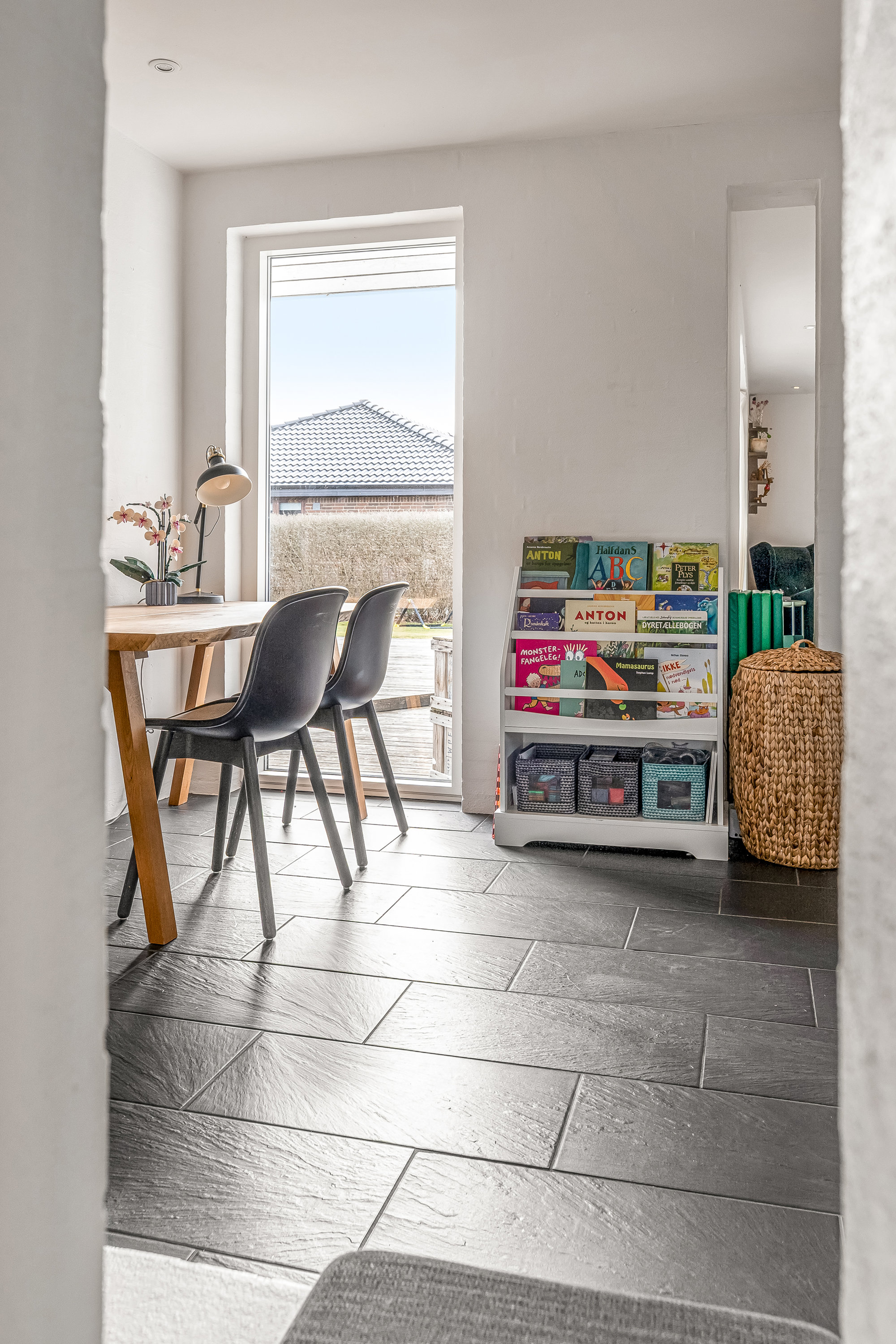 Fremhævet stue billede i fuldskærmstilstand. Billede af Ydertoften 21, Lind, 7400 Herning