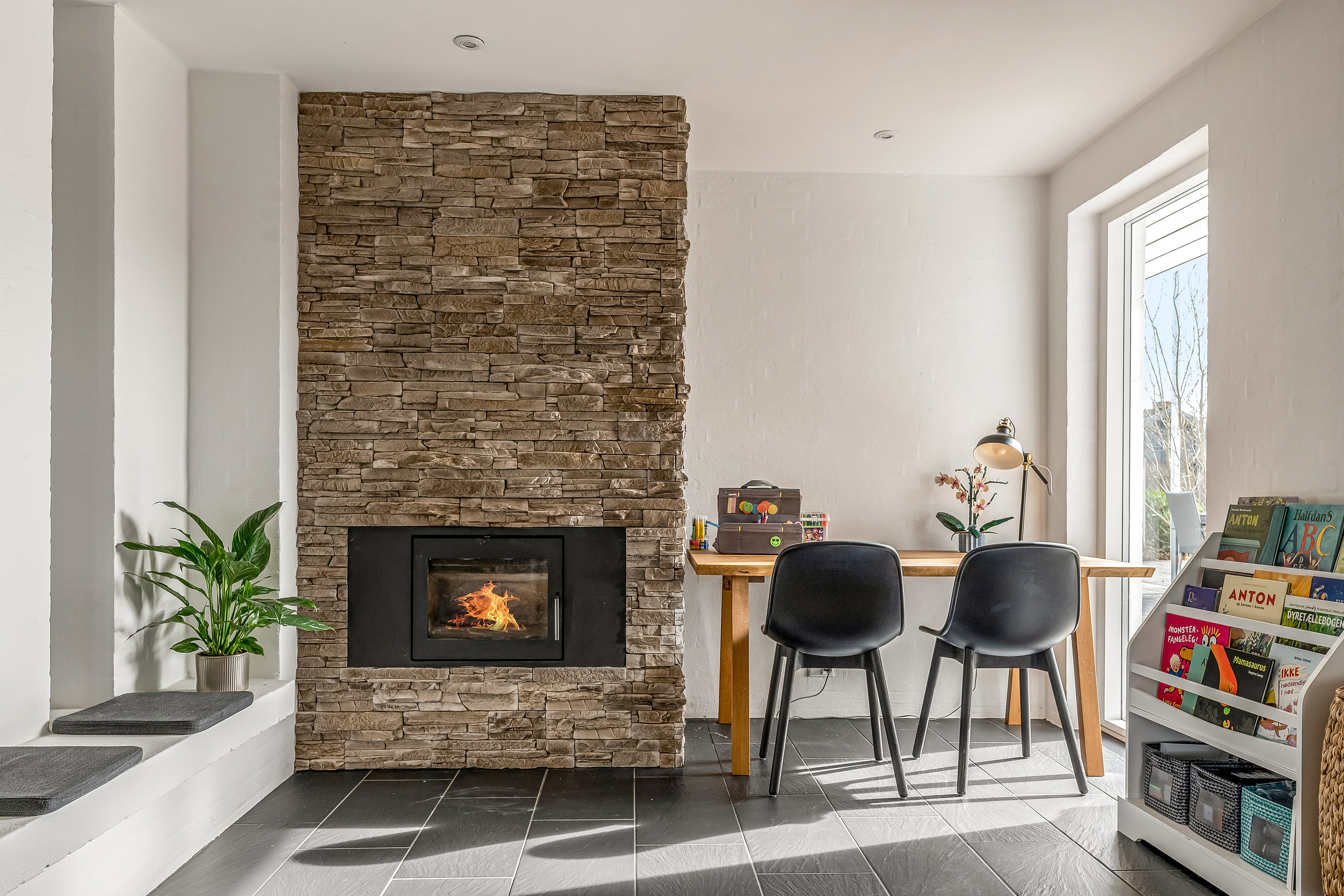 Fremhævet stue billede i fuldskærmstilstand. Billede af Ydertoften 21, Lind, 7400 Herning