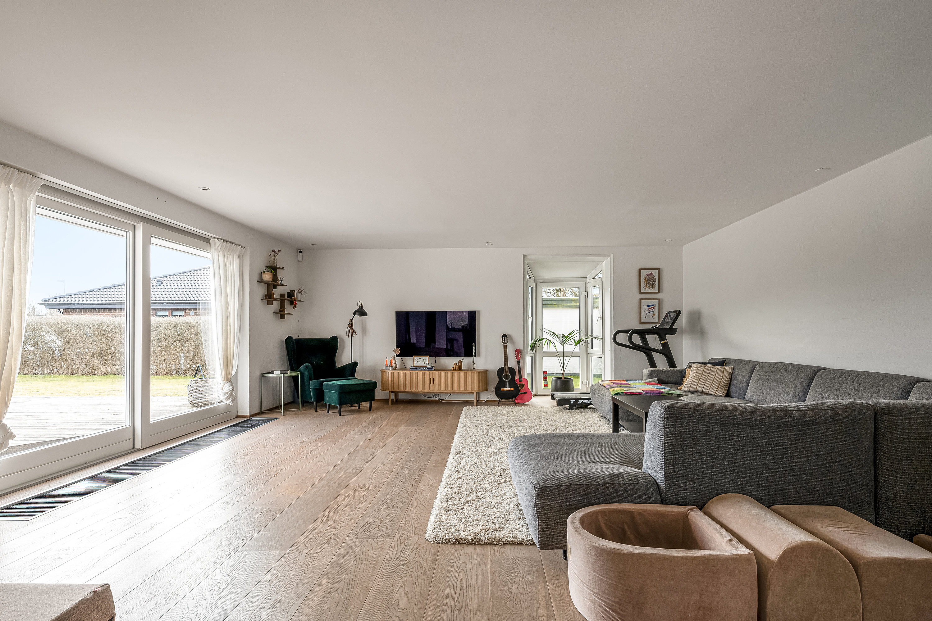 Fremhævet stue billede i fuldskærmstilstand. Billede af Ydertoften 21, Lind, 7400 Herning