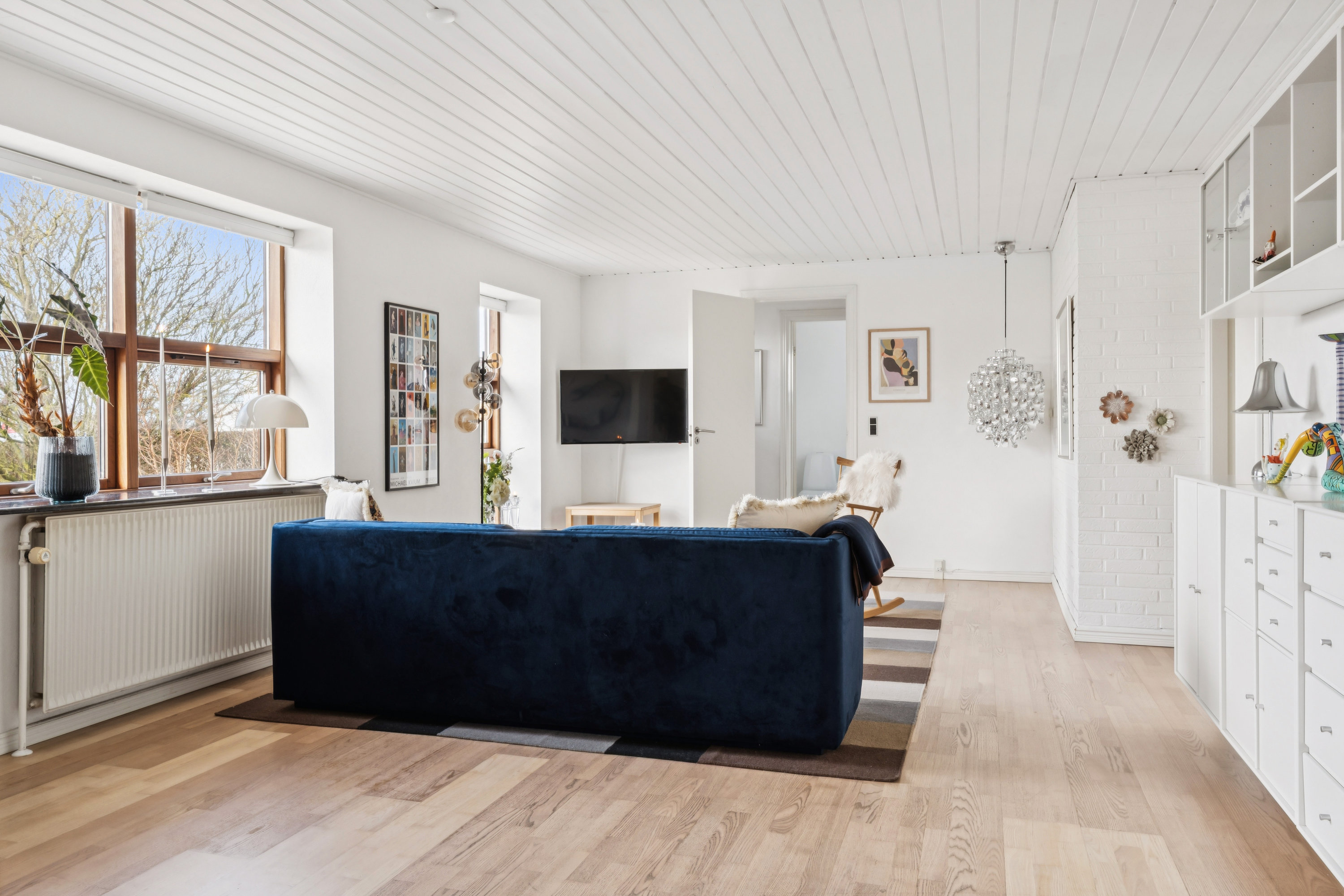 Fremhævet stue billede i fuldskærmstilstand. Billede af Nielsmindevej 21, Gug, 9210 Aalborg SØ