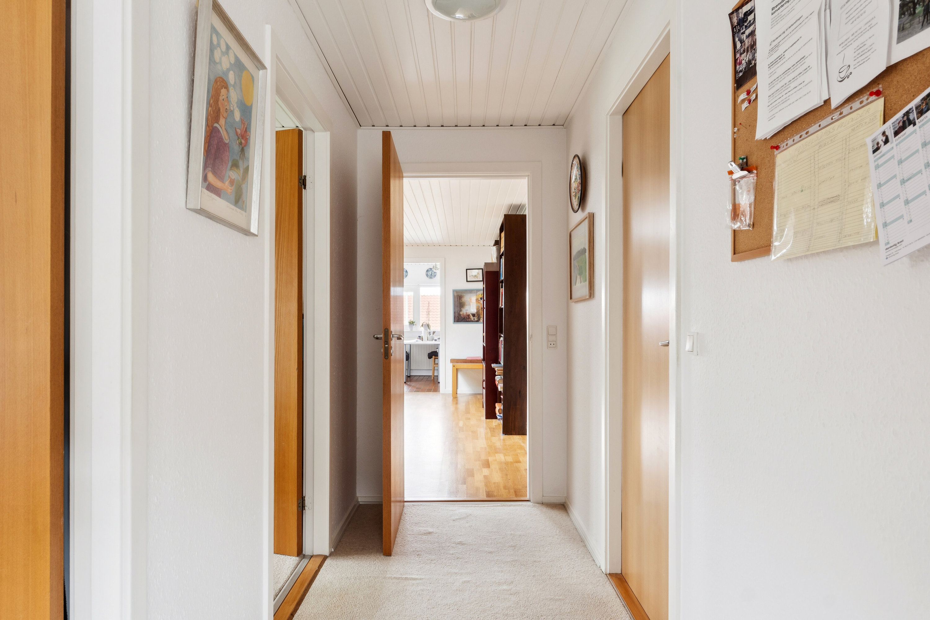 Fremhævet hall billede i fuldskærmstilstand. Billede af Bakken 101, 7441 Bording