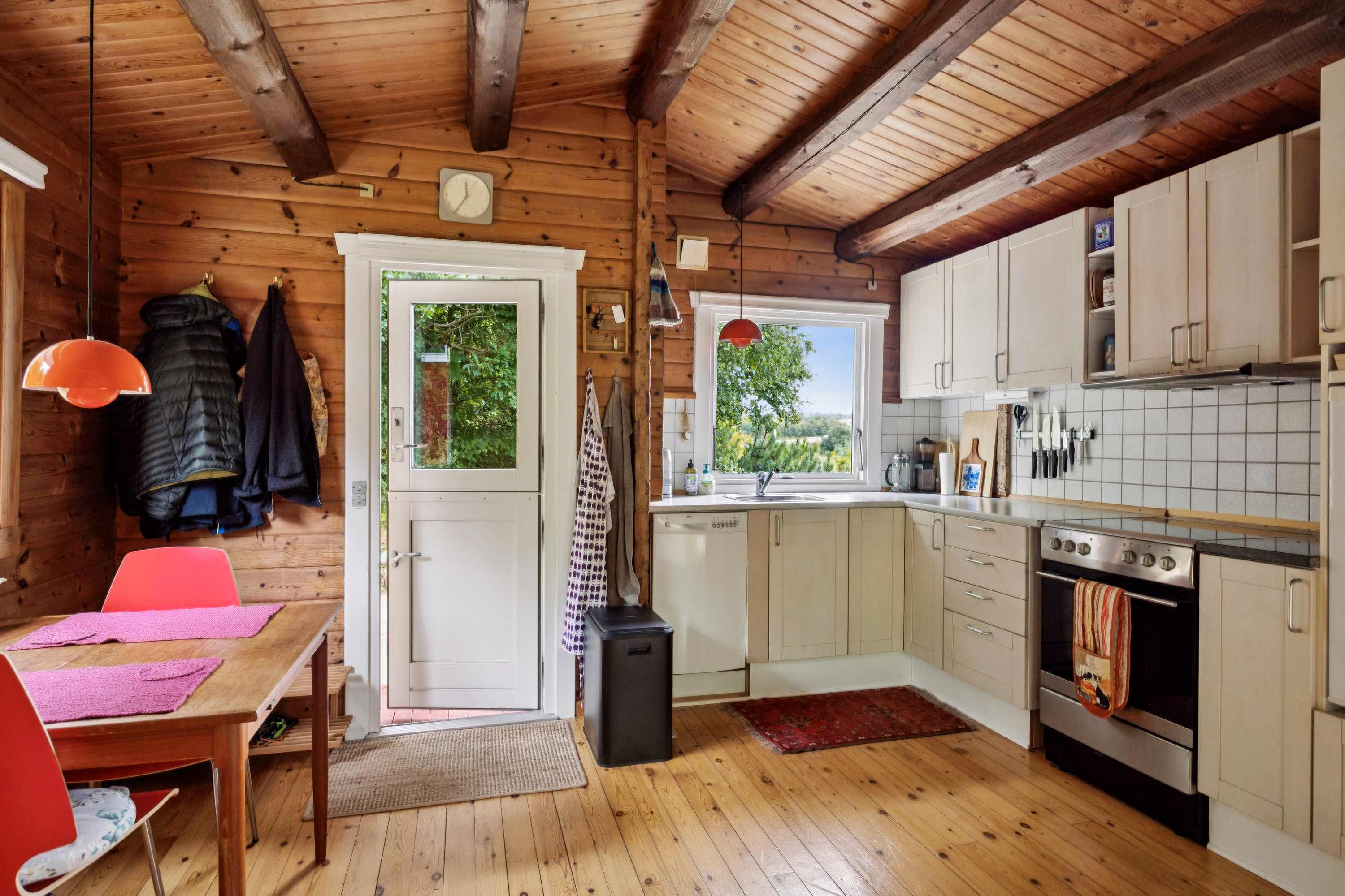 Fremhævet køkken billede i fuldskærmstilstand. Billede af Brinken 12, Fejrup Strand, 8420 Knebel