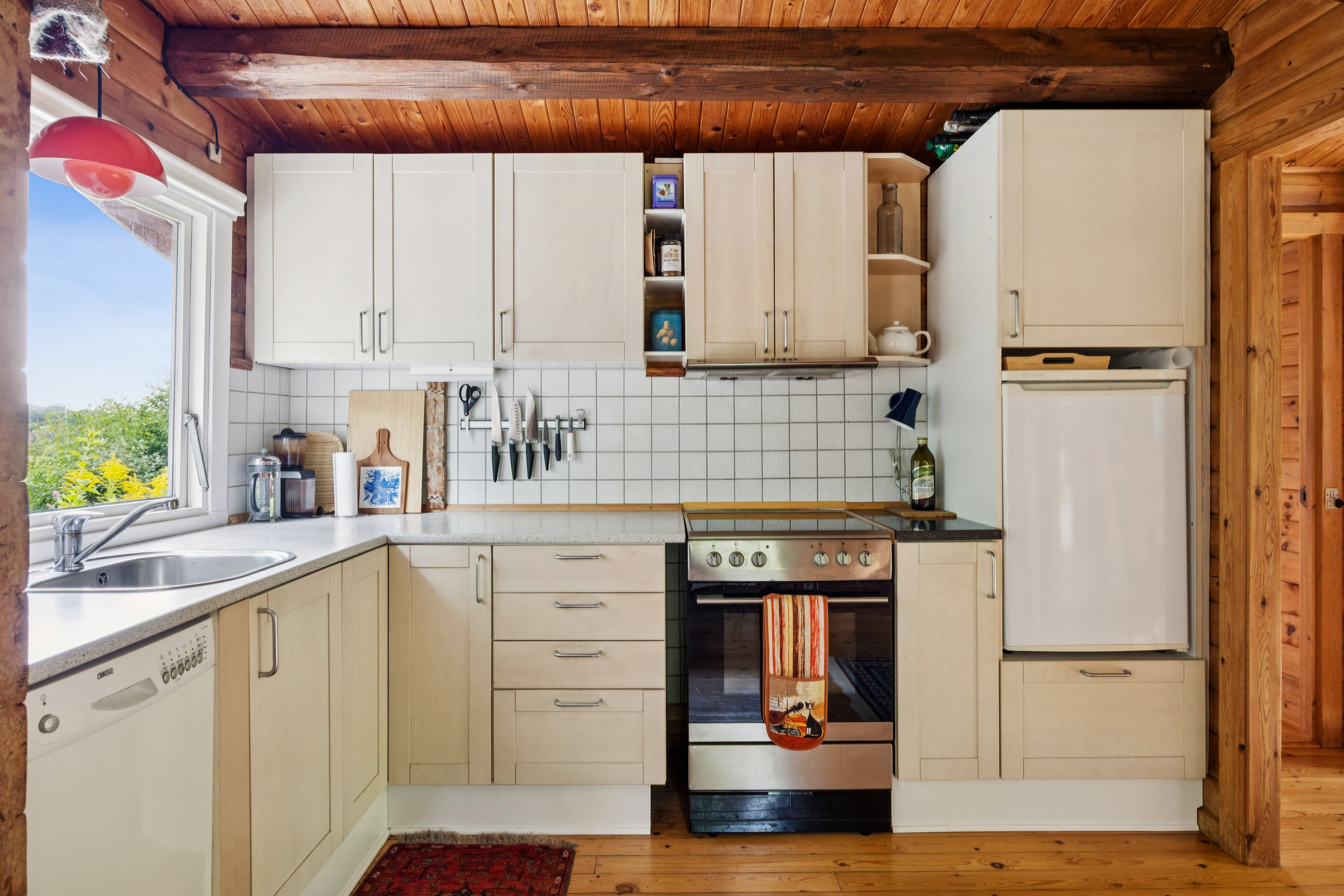 Fremhævet køkken billede i fuldskærmstilstand. Billede af Brinken 12, Fejrup Strand, 8420 Knebel