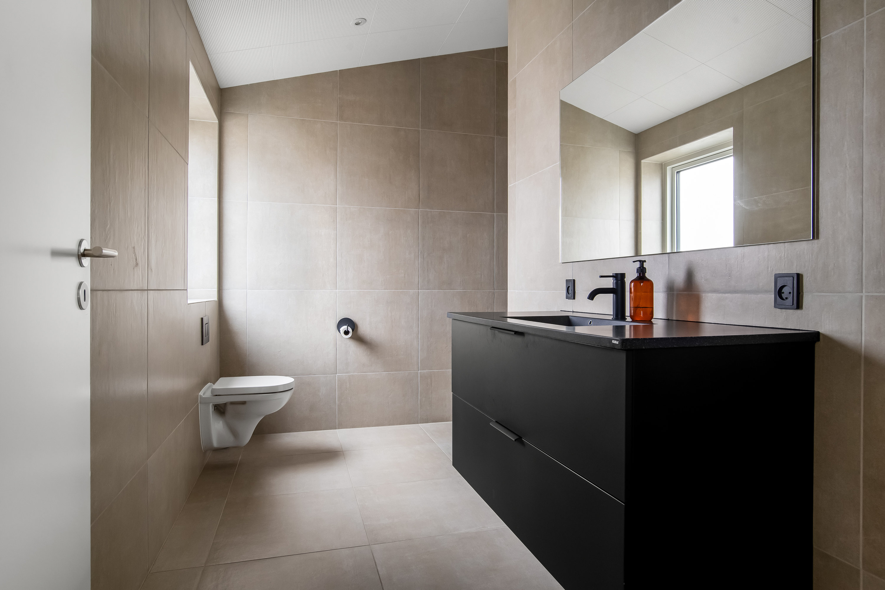 Fremhævet badeværelse billede i fuldskærmstilstand. Billede af Vægten 19, Mejrup, 7500 Holstebro