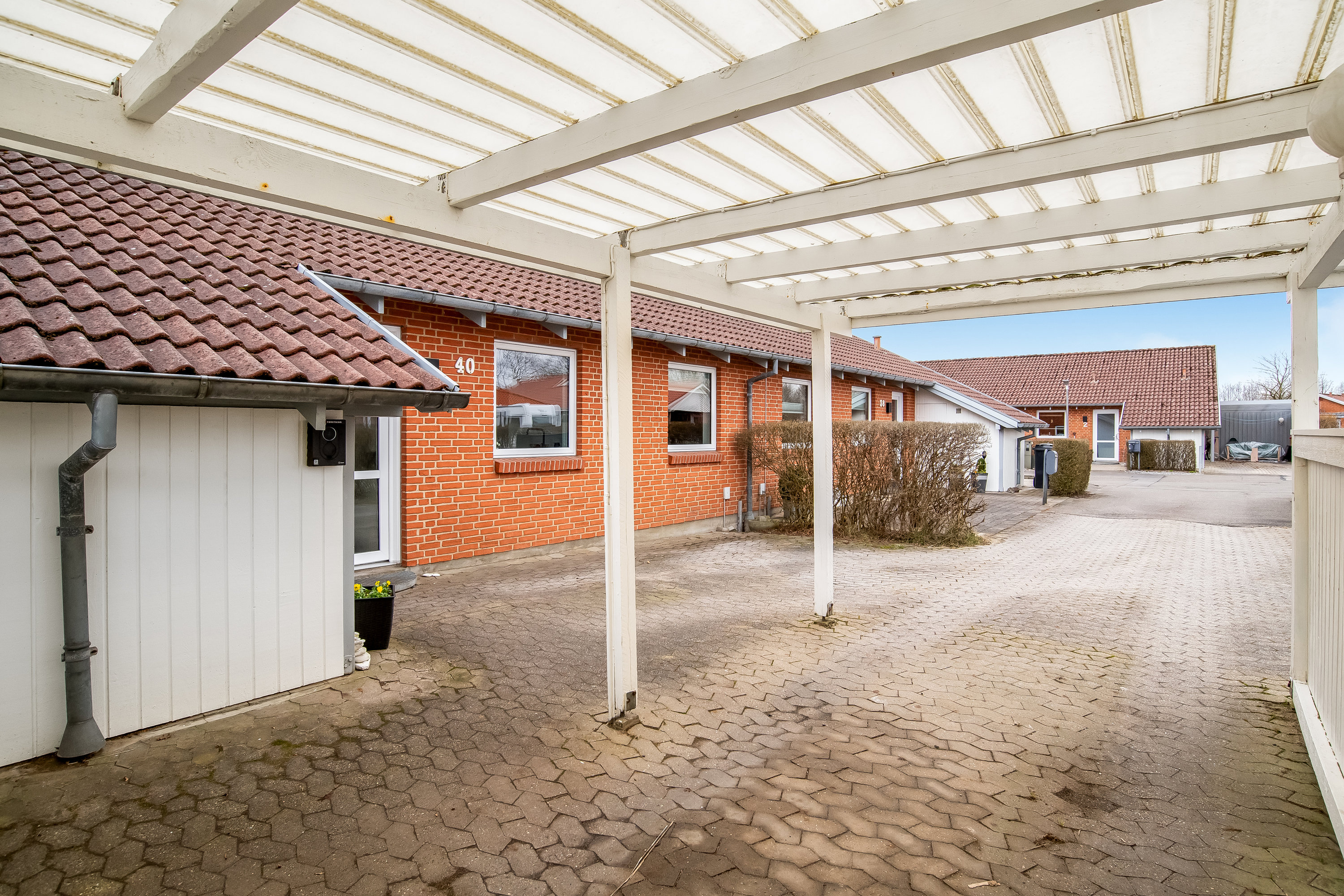 Fremhævet indkørsel billede i fuldskærmstilstand. Billede af H.Drachmanns Vej 40, 7500 Holstebro