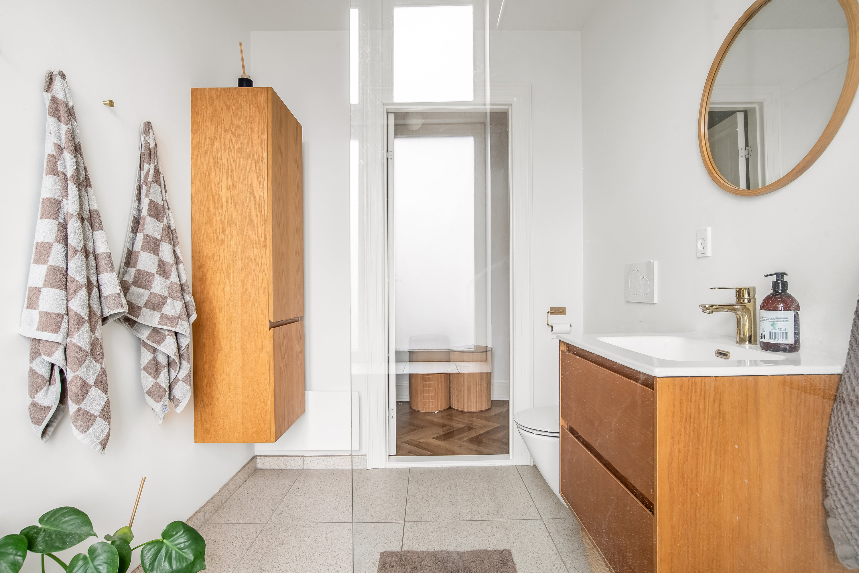 Fremhævet badeværelse billede i fuldskærmstilstand. Billede af Skolegade 30C, 1. tv., 7500 Holstebro