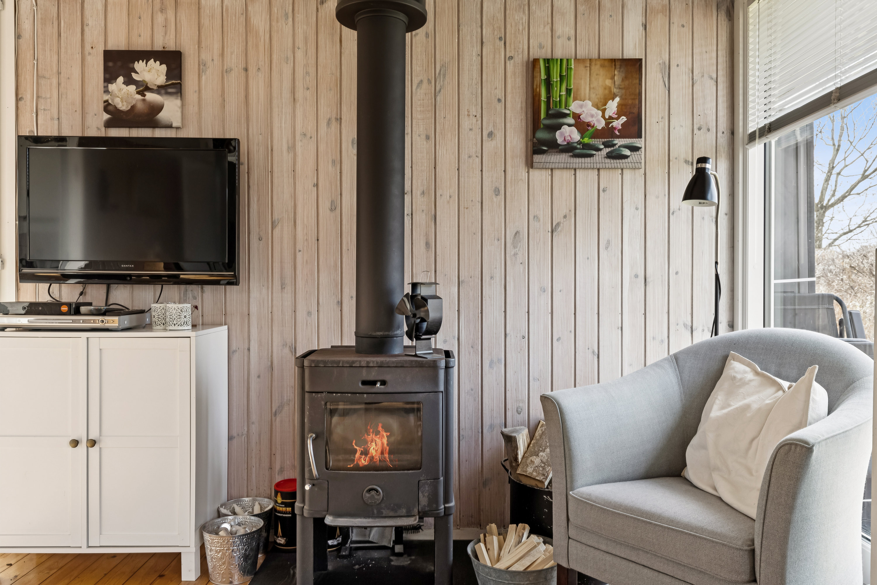 Fremhævet stue billede i fuldskærmstilstand. Billede af Vejlebrogårdsvej 13, Kaldred, 4593 Eskebjerg