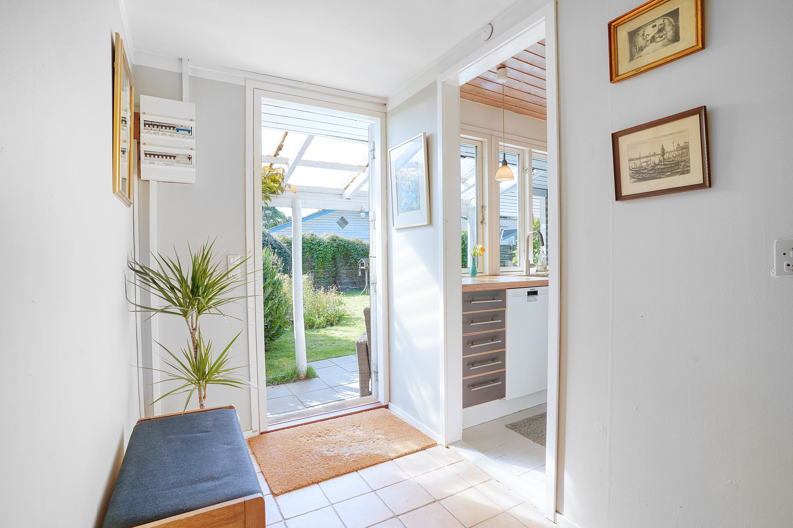 Fremhævet entré billede i fuldskærmstilstand. Billede af Toftemosevej 37, 3100 Hornbæk