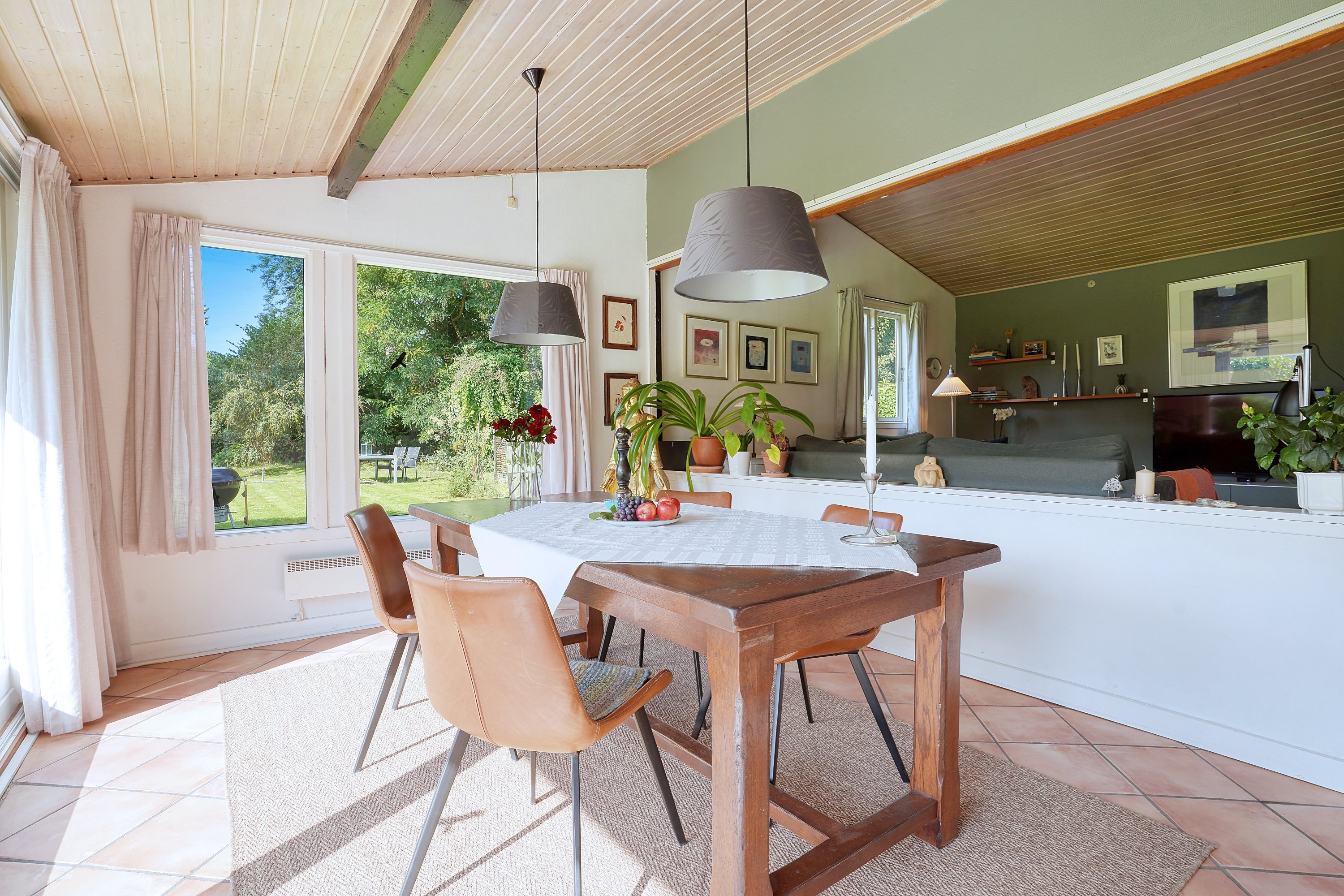 Fremhævet spisestue billede i fuldskærmstilstand. Billede af Toftemosevej 37, 3100 Hornbæk