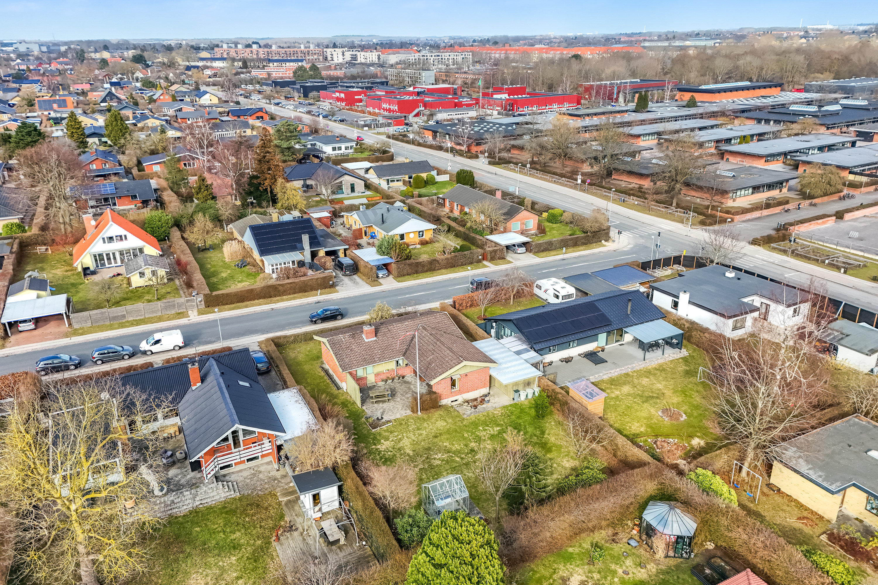 Fremhævet luftfoto billede i fuldskærmstilstand. Billede af Hybenvænget 7, 2740 Skovlunde