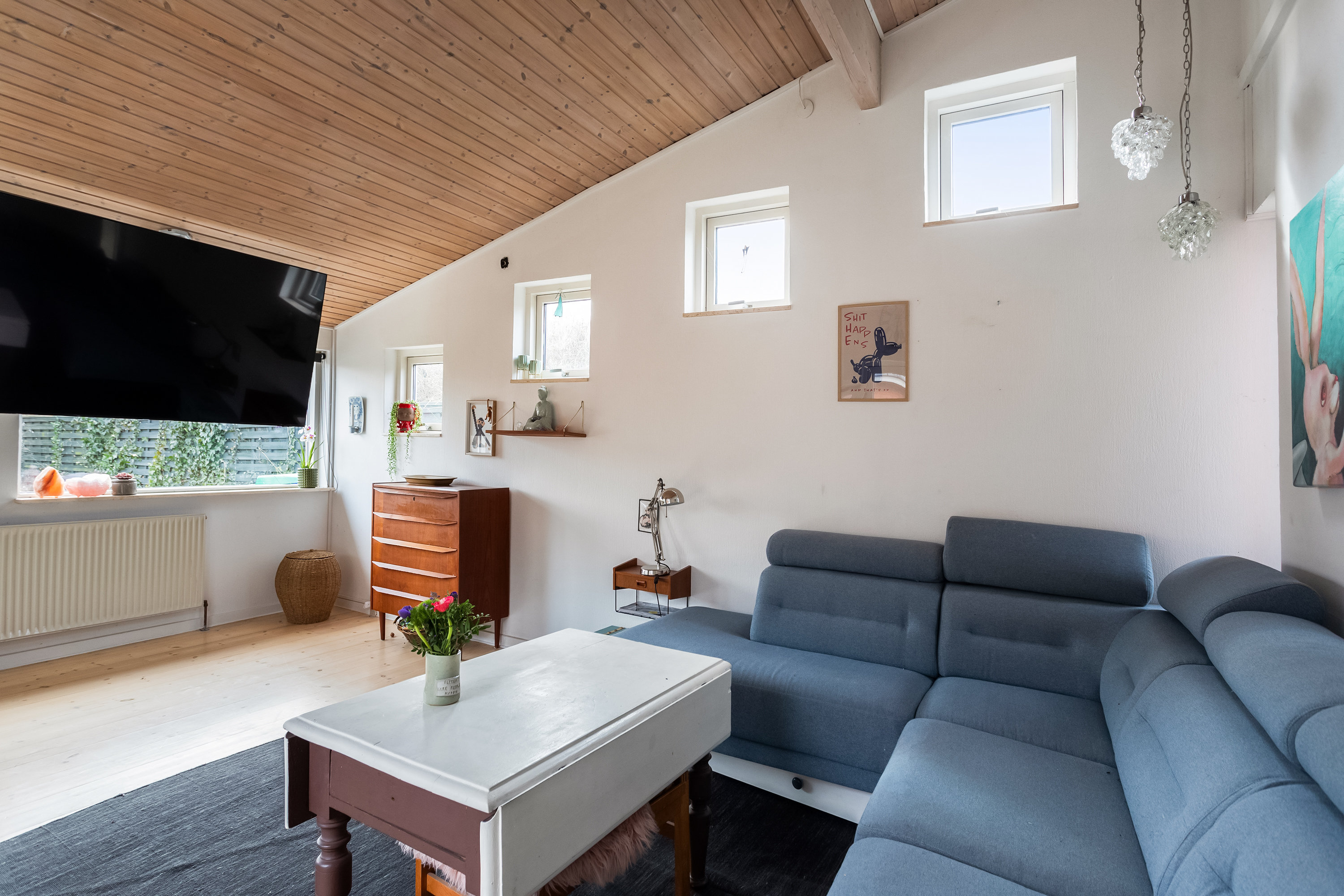 Fremhævet stue billede i fuldskærmstilstand. Billede af Hybenvænget 7, 2740 Skovlunde