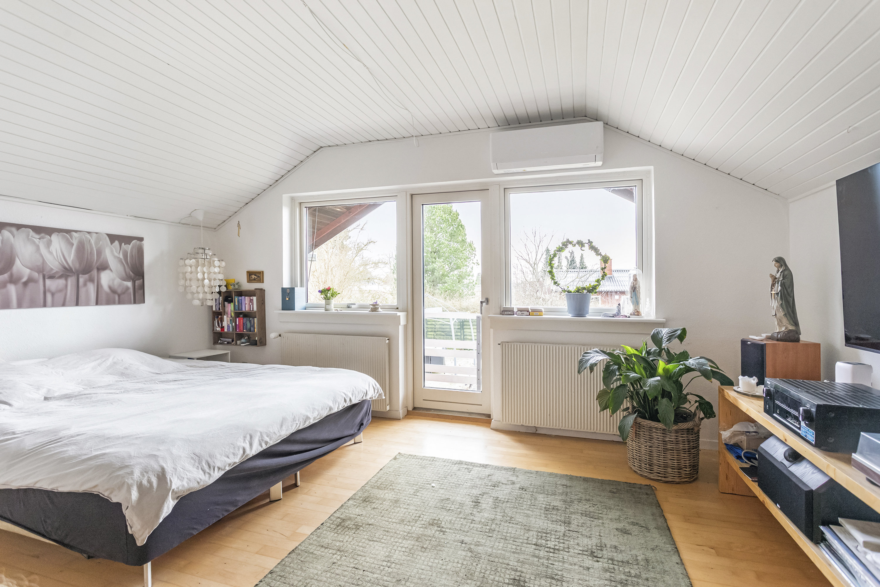 Fremhævet soveværelse billede i fuldskærmstilstand. Billede af Hybenvænget 7, 2740 Skovlunde